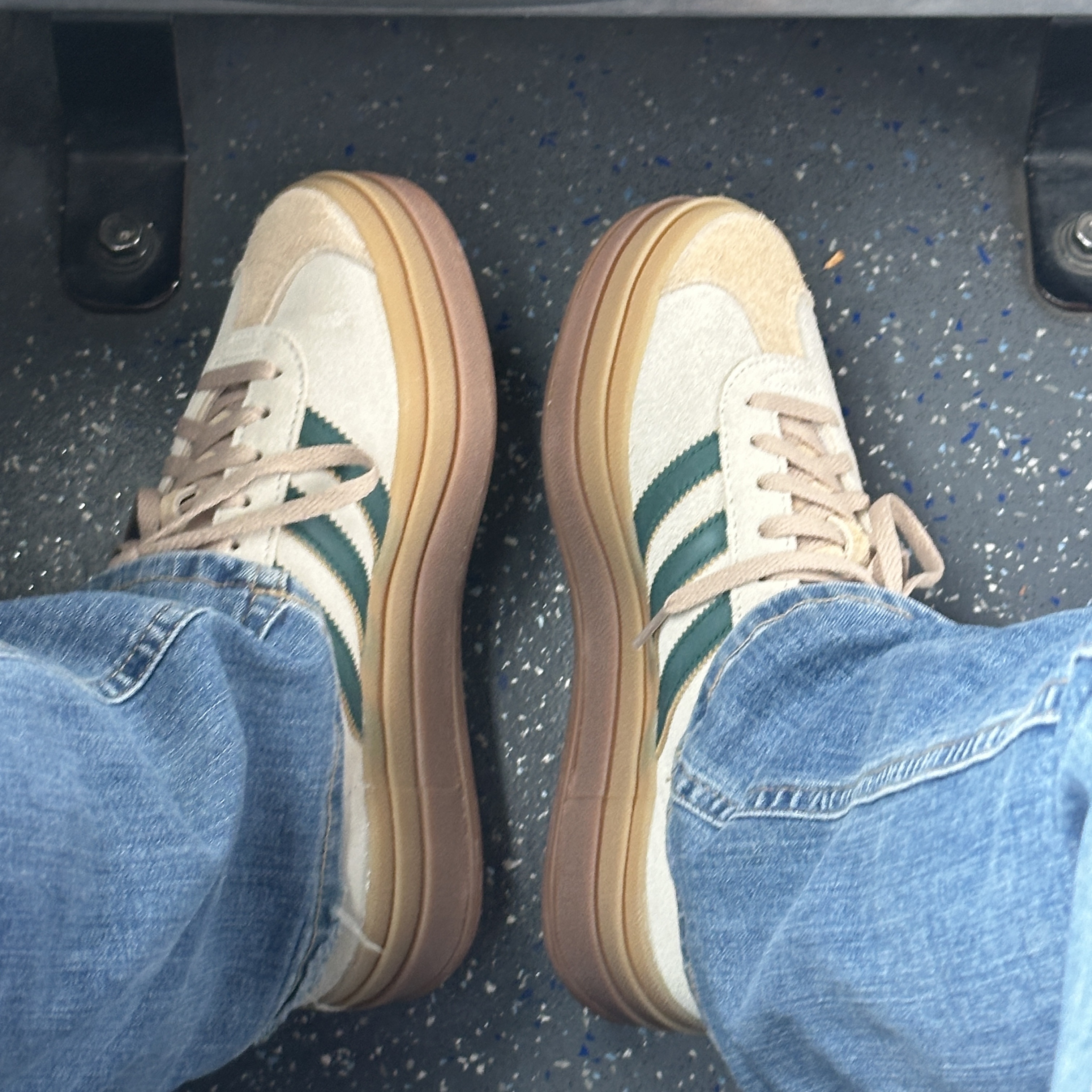 (W) Adidas Gazelle Bold Cream White Collegiate Green 착용 스타일 - 4