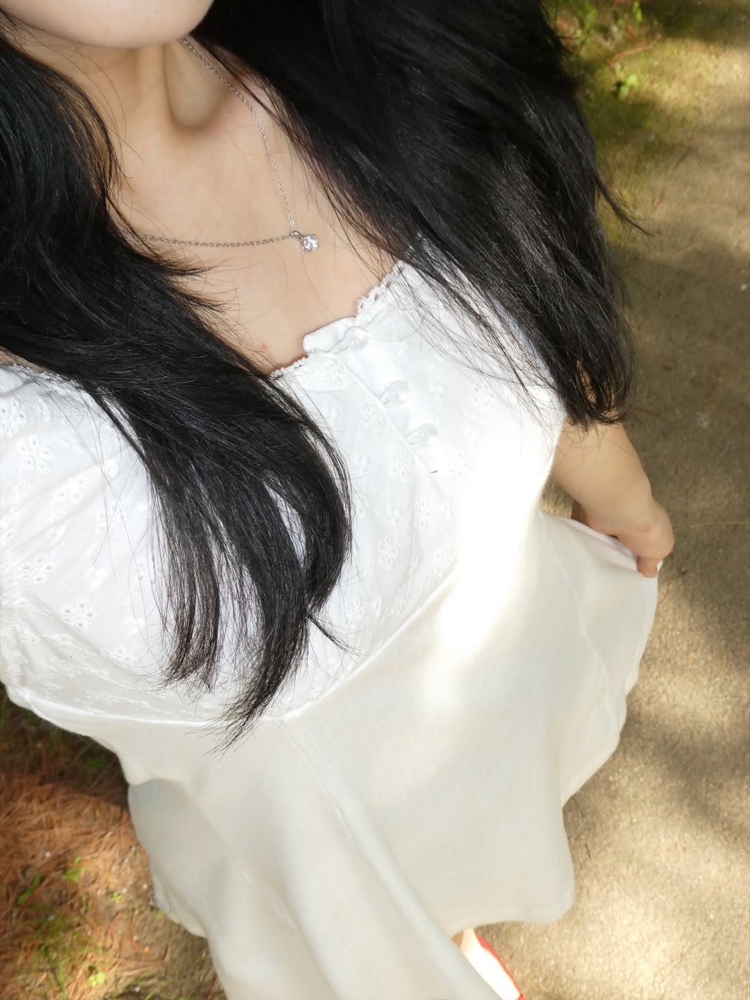 Rosefrantz Flower Punching Mini Dress [Ivory] 착용 스타일 - 3