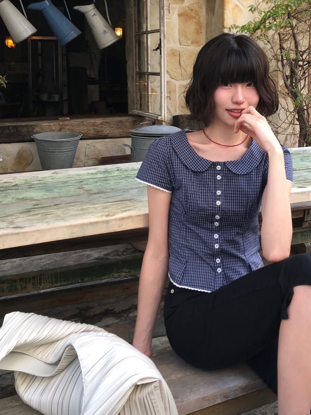 Rosefrantz Round Collar Short Sleeve Blouse [Navy] 착용 스타일 - 2