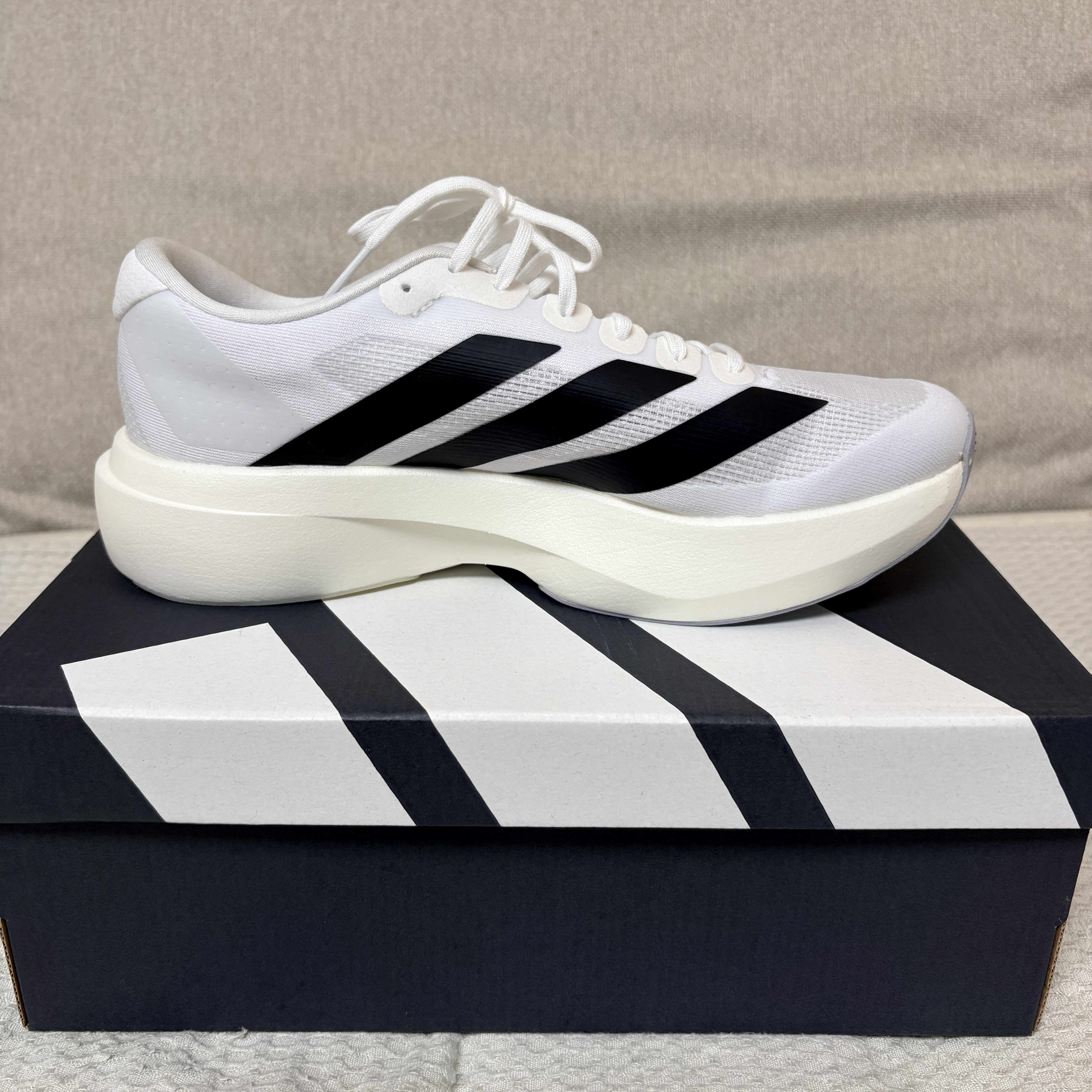 Adidas Adizero EVO SL Cloud White Core Black 착용 스타일 - 3