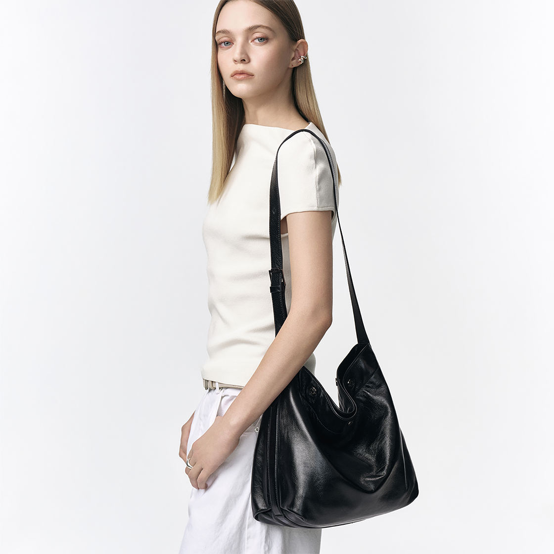 분크 퍼펙 버튼 업 소프트 호보 스몰 블랙(vunque Perfec Button Up Soft Hobo S Black) - 2