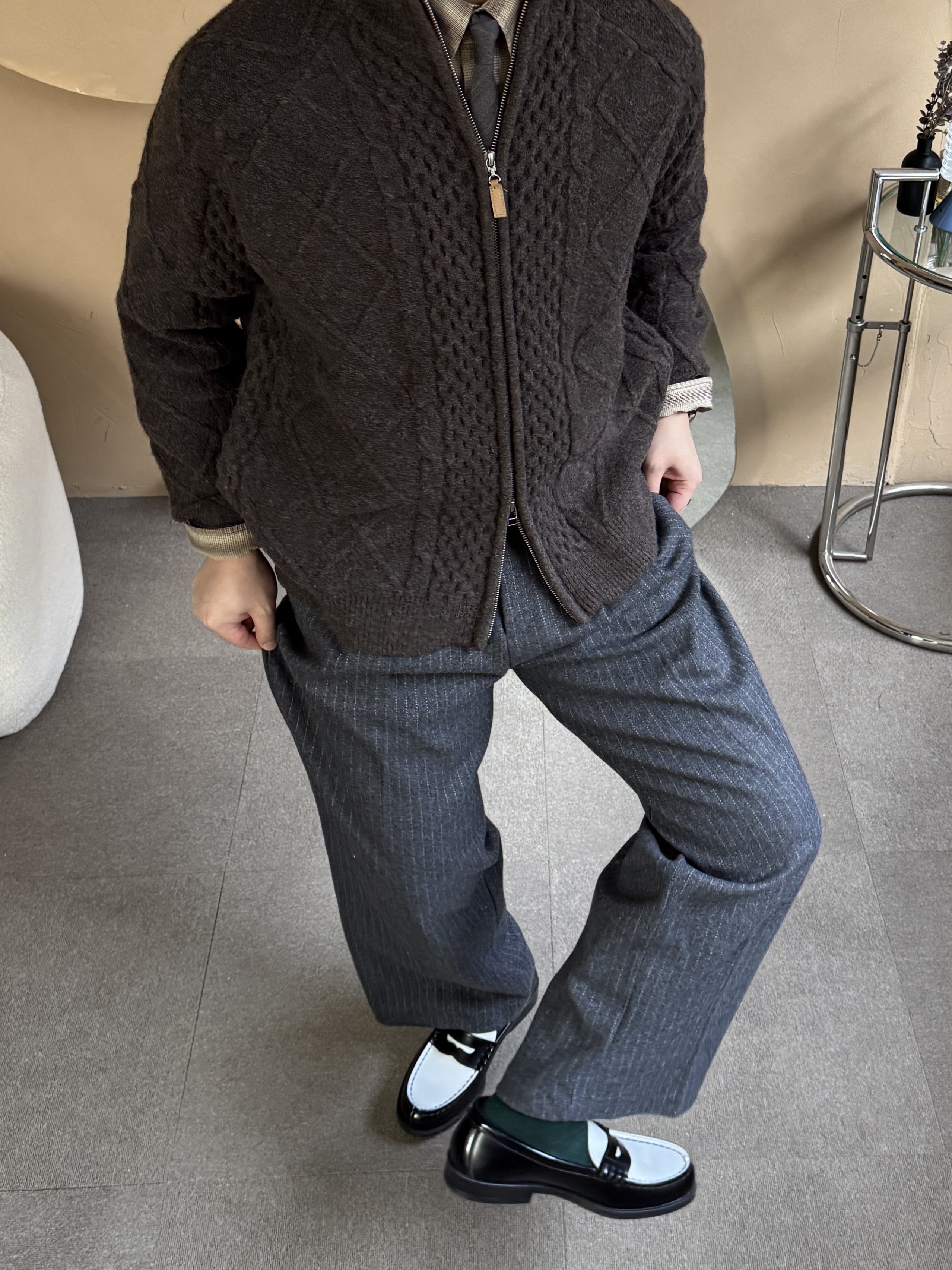 Haruta HS-906 Penny Loafer Black & White 착용 스타일 - 4