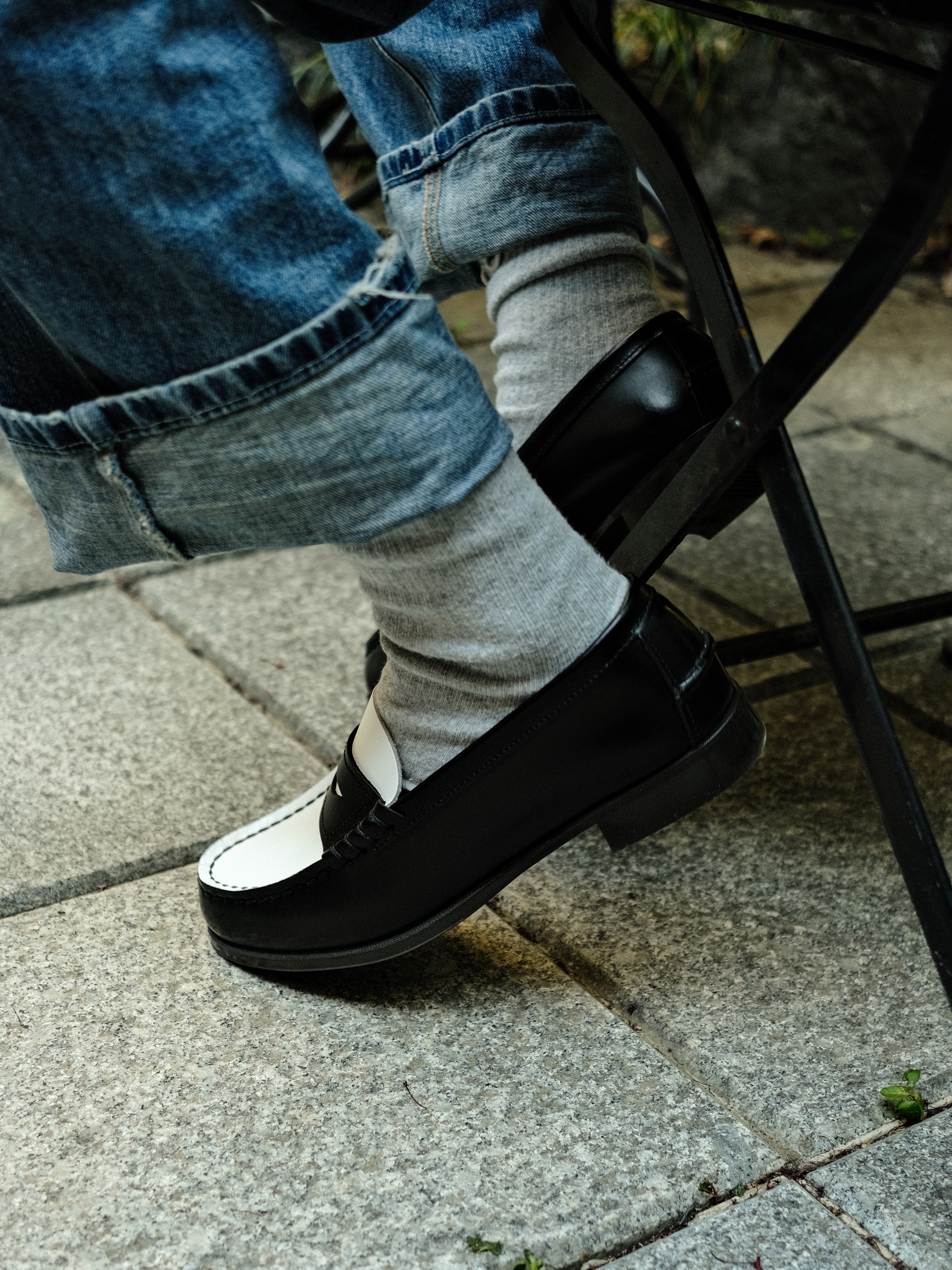 Haruta HS-304 Penny Loafer Black & White 착용 스타일 - 4