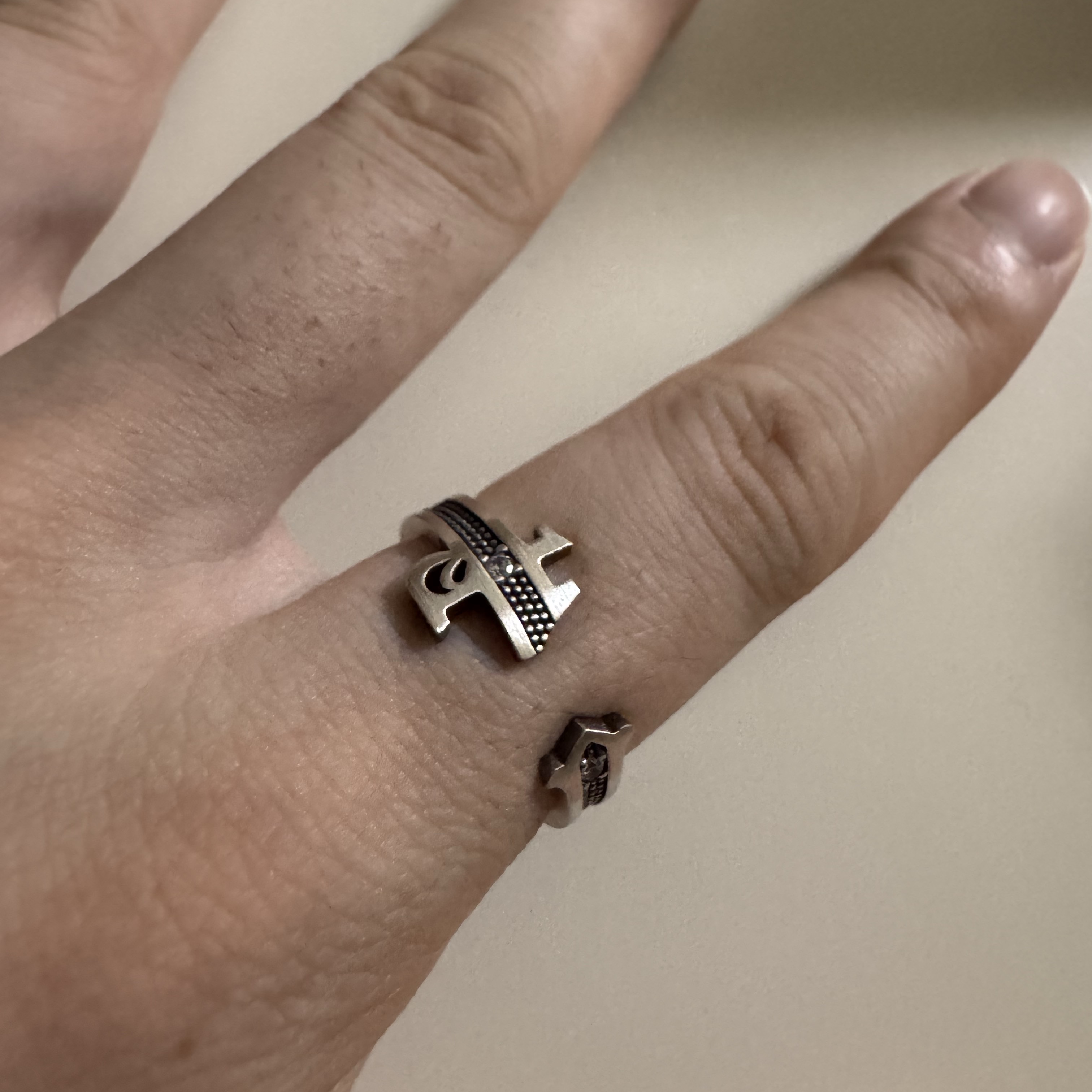 [프리오더] Polyteru 925 Silver Ring 001 Symbol P 착용 스타일 - 2