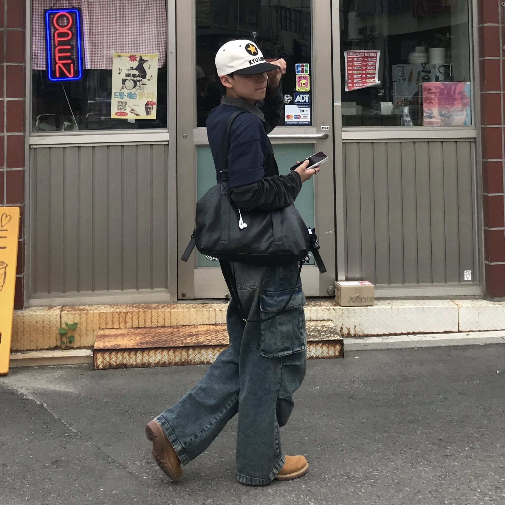 Aoiro KYUSHU Star ビール Cap, Carhartt Loose Fit Heavyweight Regular Short Sleeve Pocket T-Shirt Navy 착용 스타일