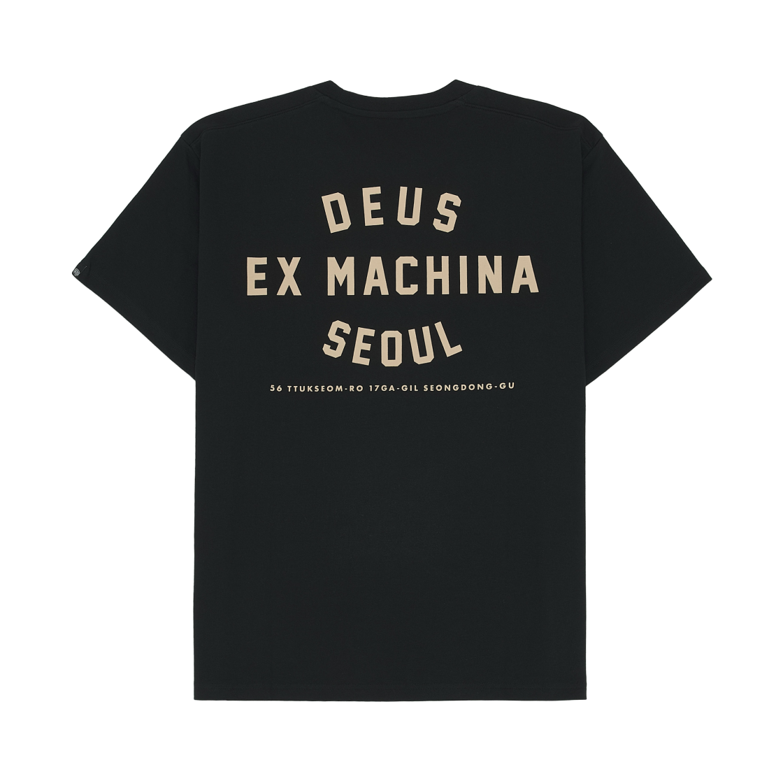 데우스 엑스 마키나 데우스 서울 컬리지 어드레스 티셔츠 블랙(Deus Ex Machina Deus Seoul College Address T-Shirt Black)