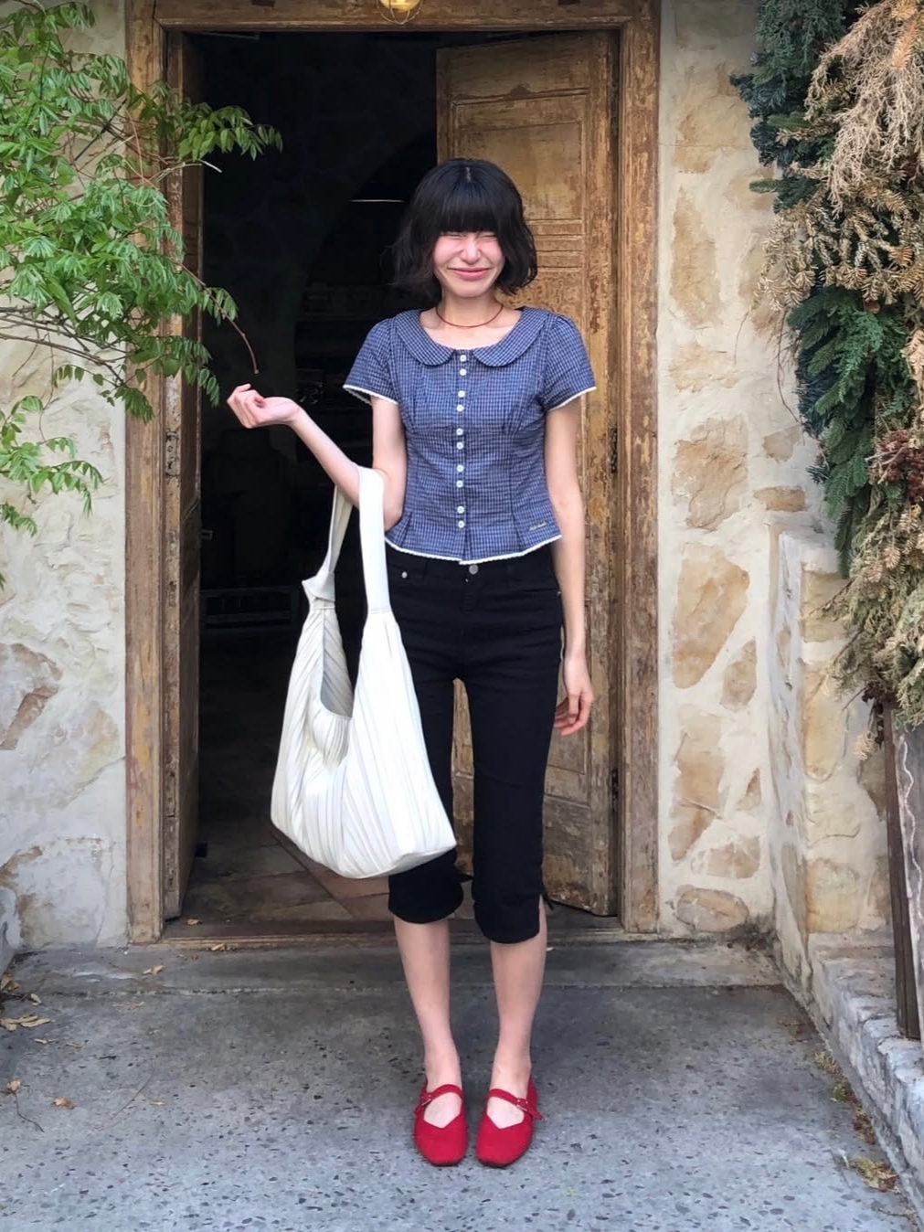 Rosefrantz Round Collar Short Sleeve Blouse [Navy] 착용 스타일 - 3