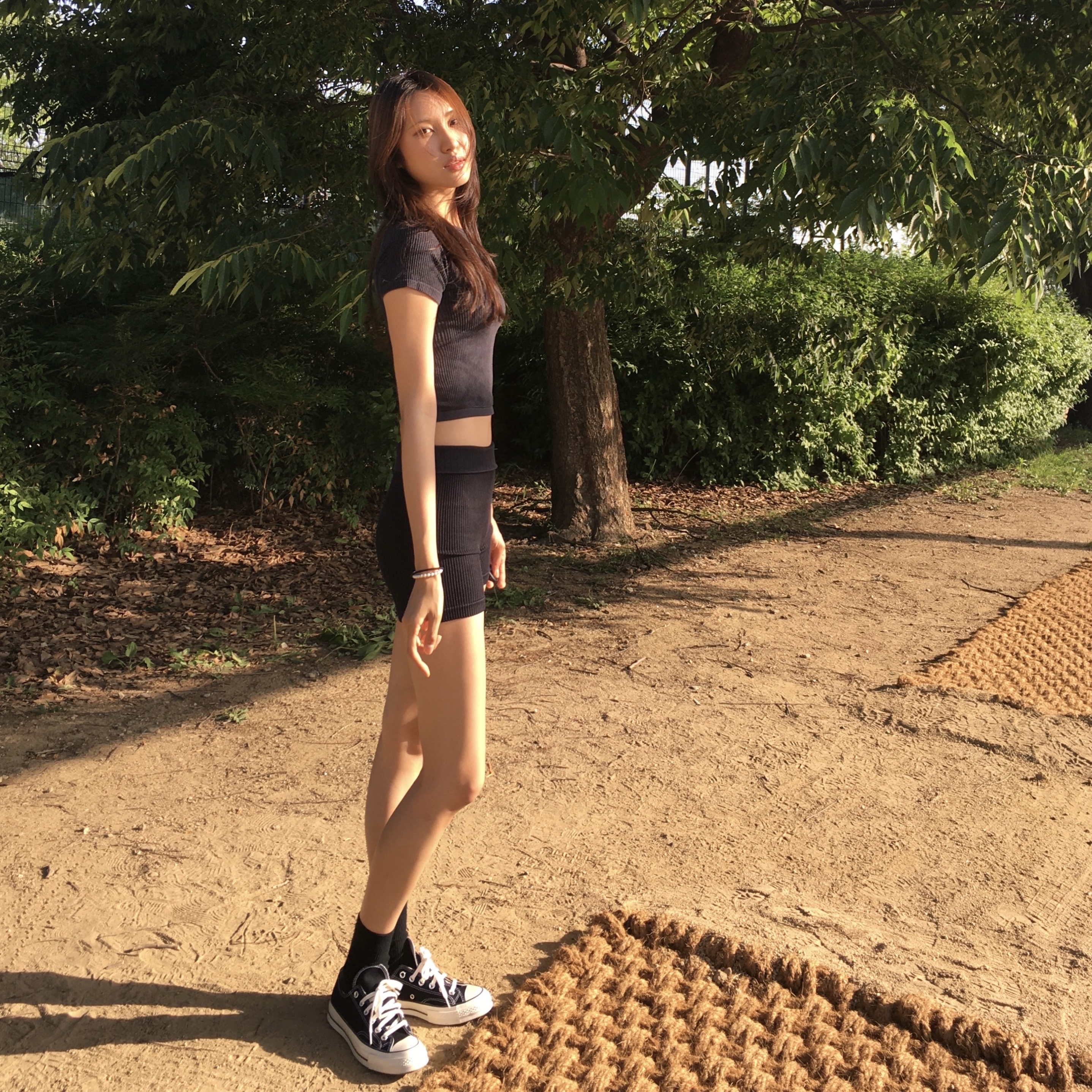 Converse Chuck 70 Ox Black - Standard, DECATHLON Running Mid-Cut Socks 2 Pairs Fine Run 500 Smoked Black 착용 스타일 - 3