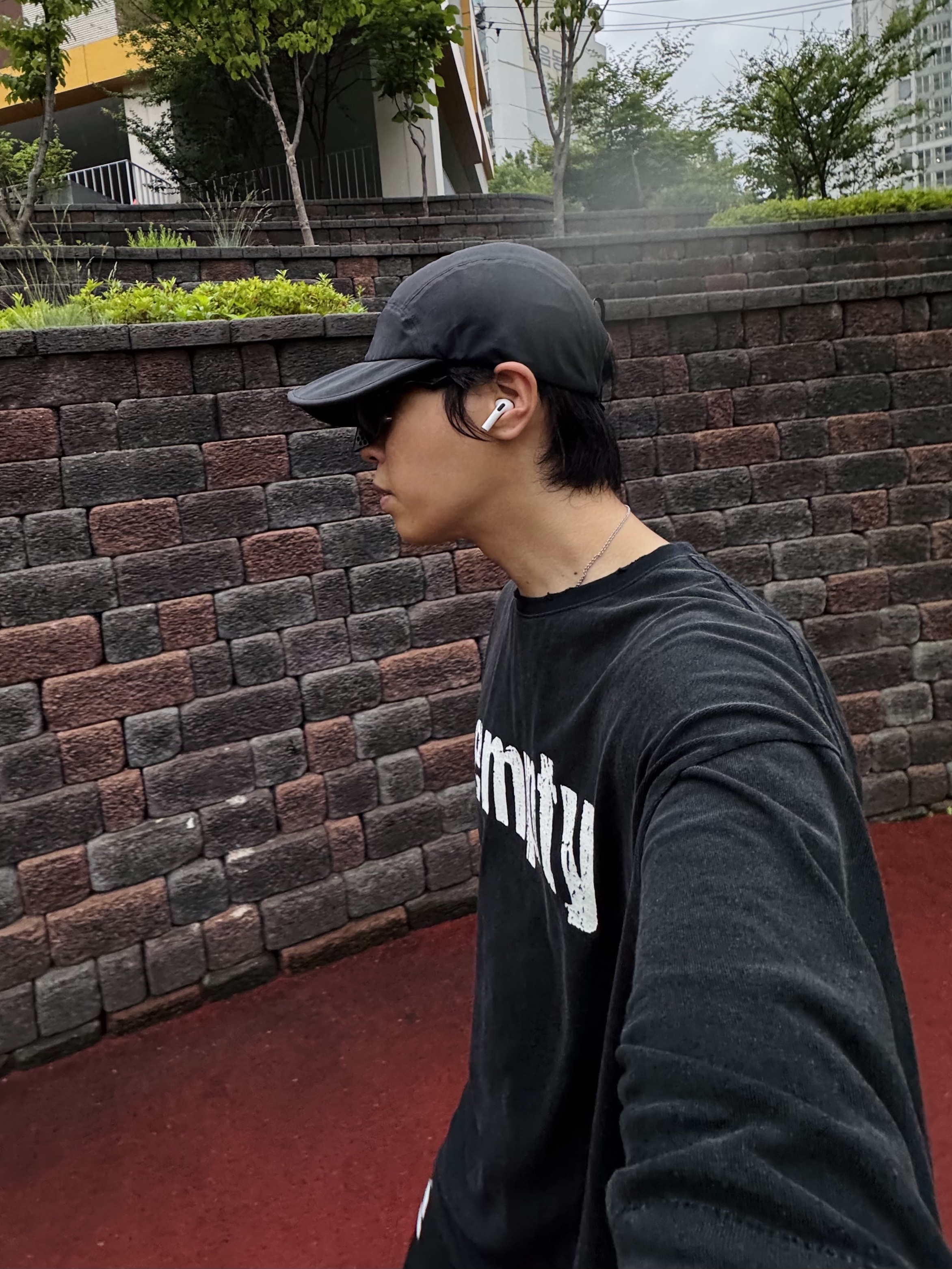 Oakley Plantaris Matte Black Frame Prizm Grey Lenses Regular Universal Fit 착용 스타일