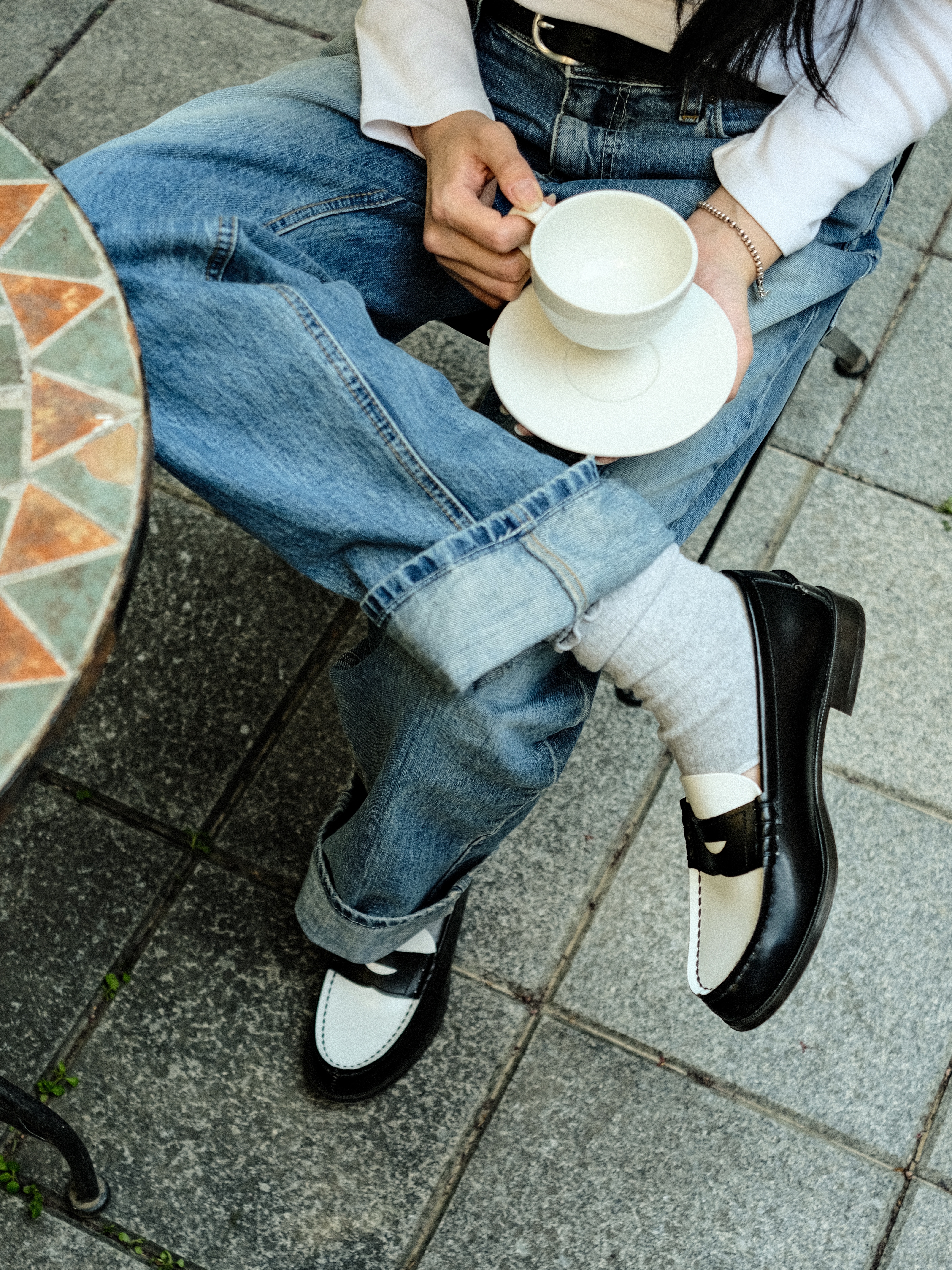 Haruta HS-304 Penny Loafer Black & White 착용 스타일 - 5