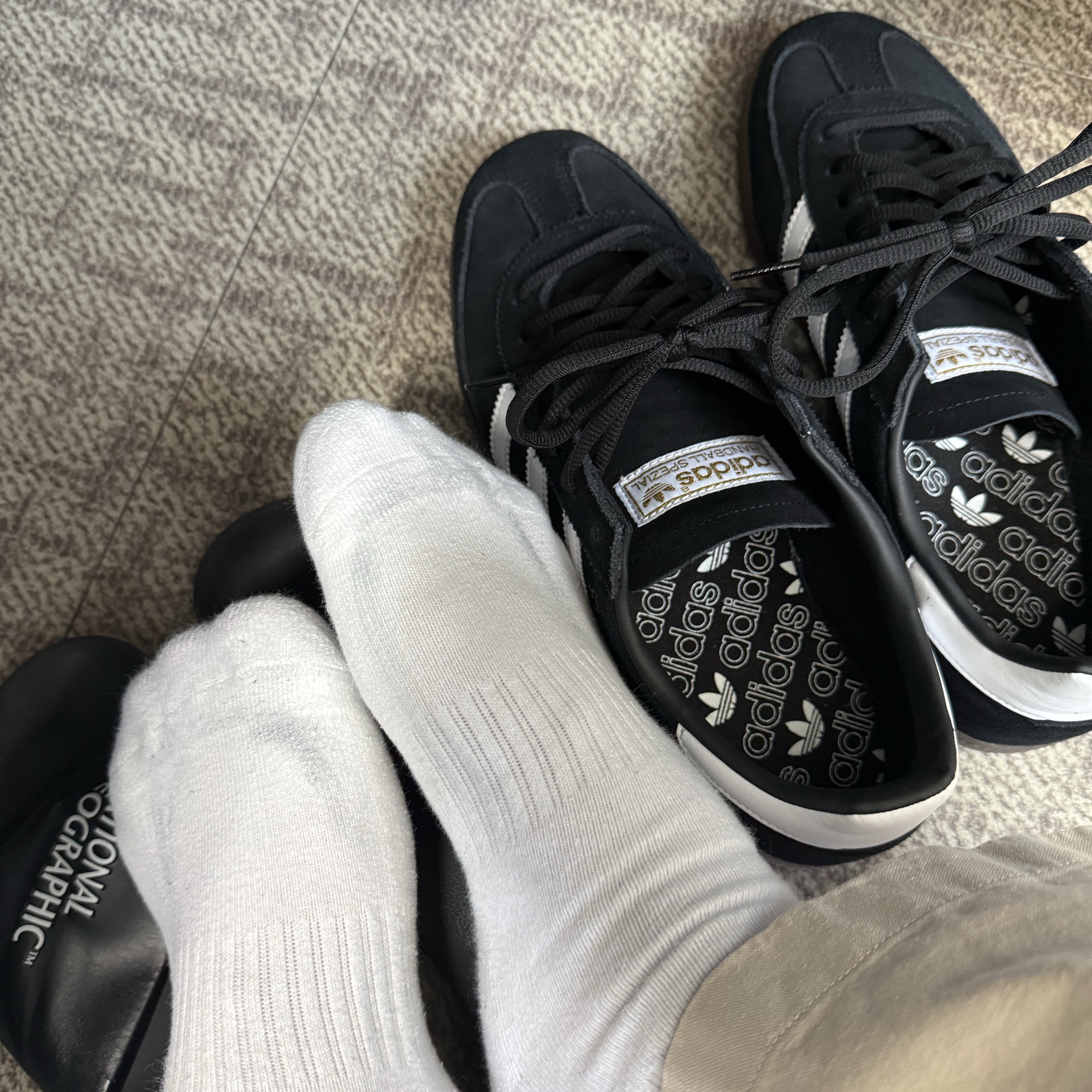Adidas Spezial Handball Core Black 착용 스타일