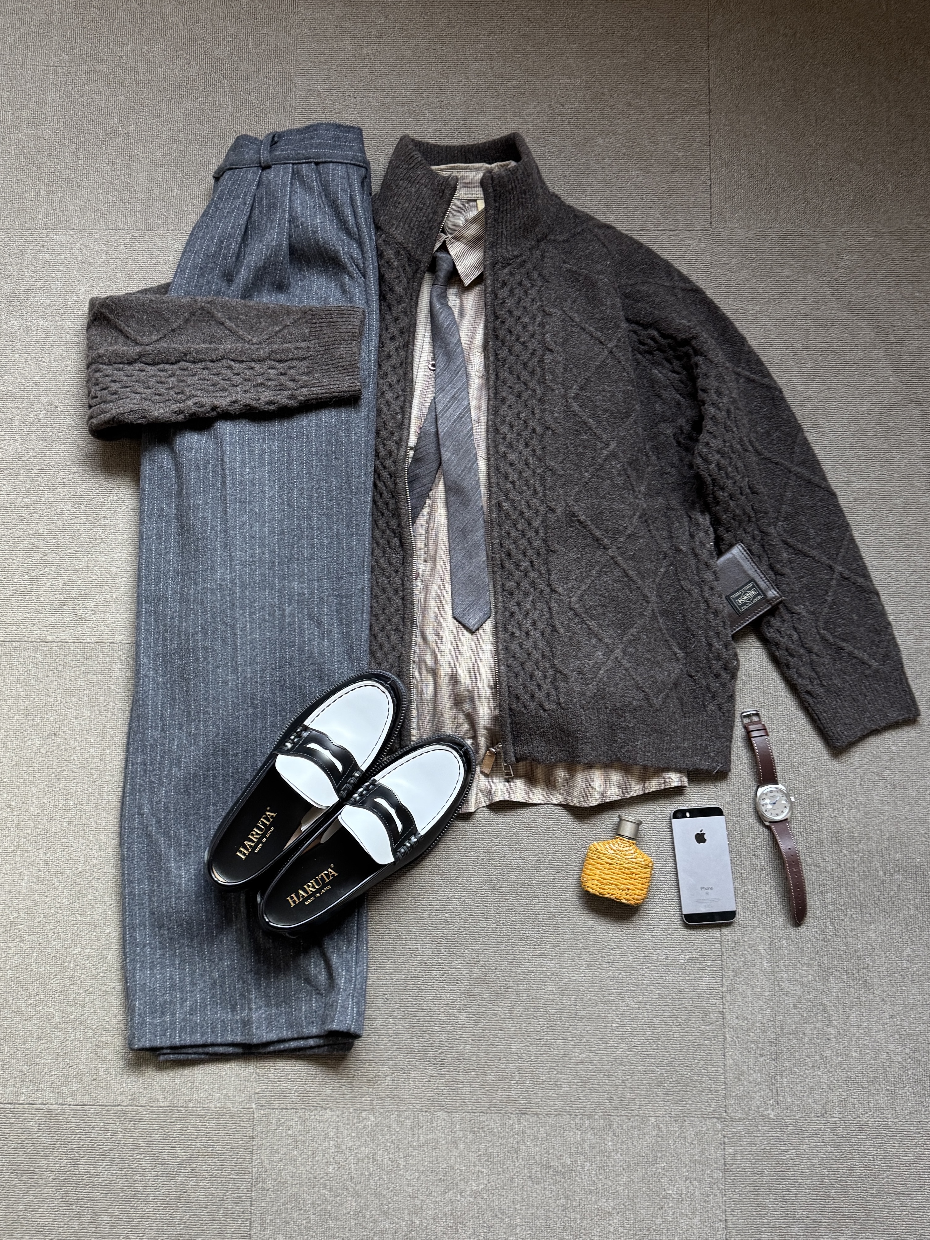 Haruta HS-906 Penny Loafer Black & White 착용 스타일 - 6
