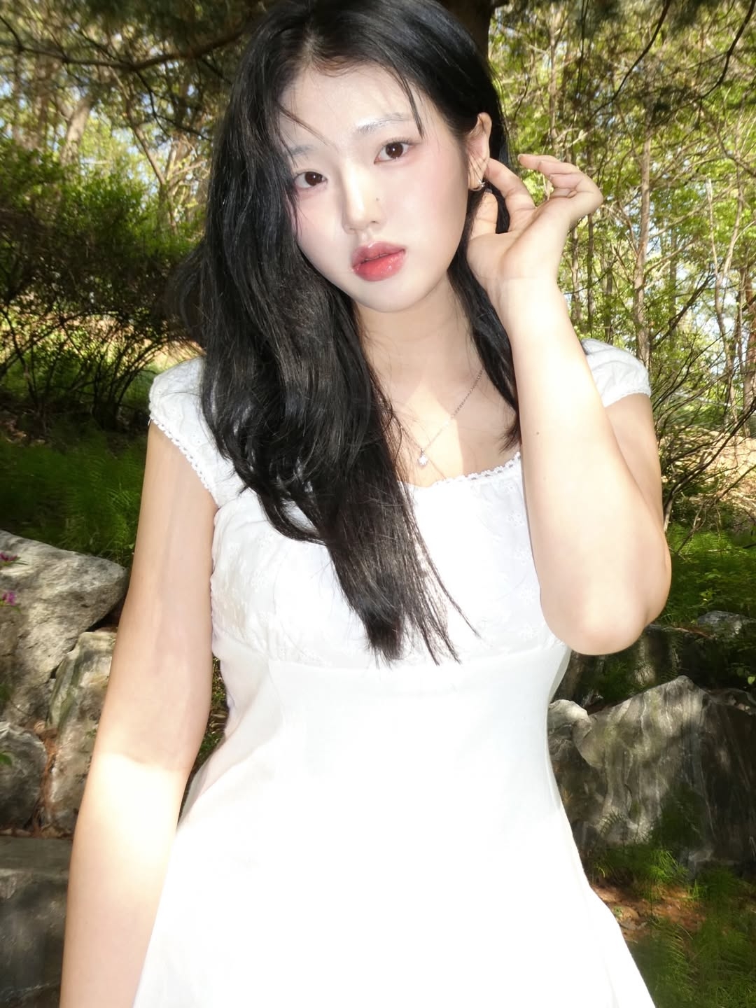 Rosefrantz Flower Punching Mini Dress [Ivory] 착용 스타일 - 1