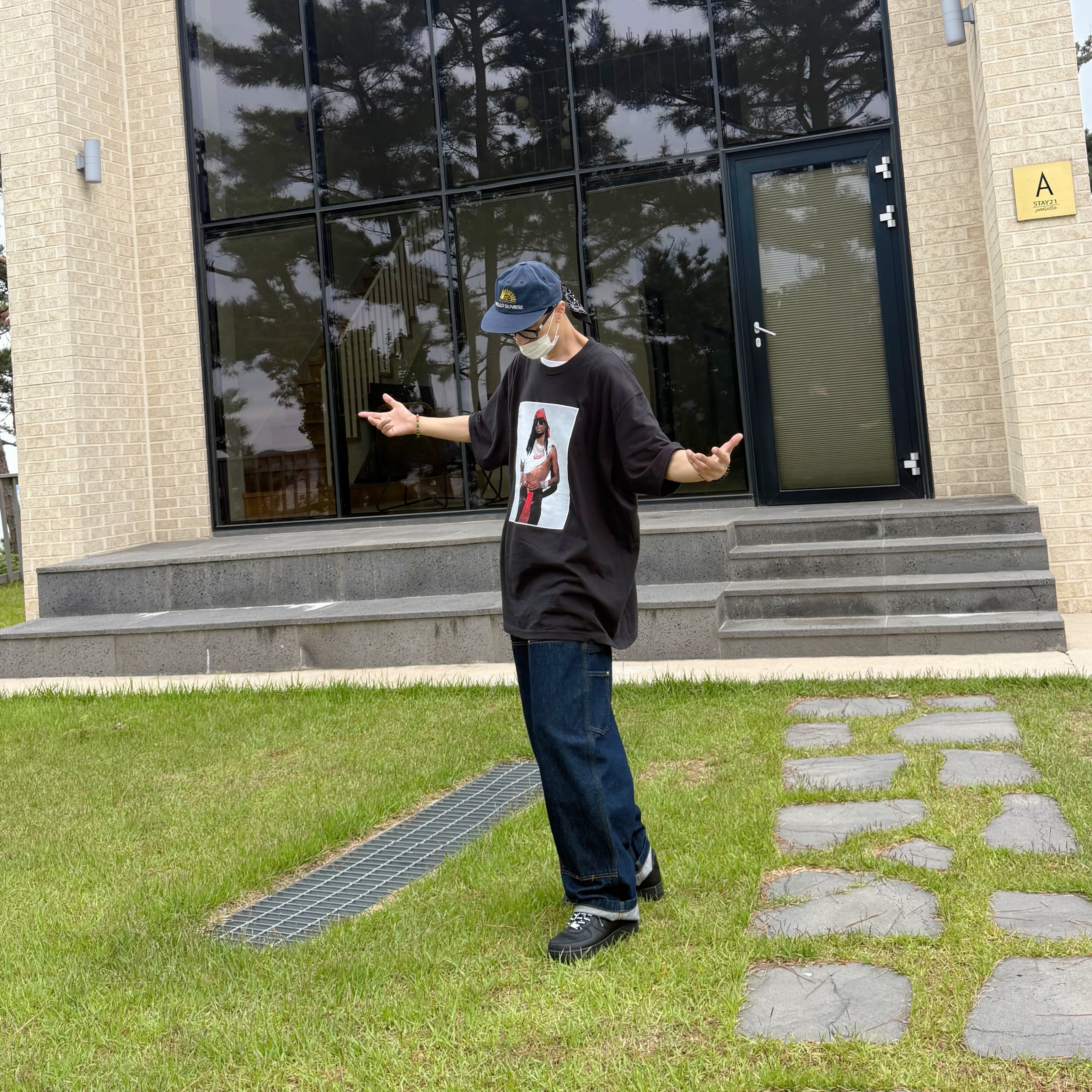 Supreme Playboi Carti T-Shirt Black - 25FW, Carhartt WIP Nash Loose Fit Double Knee Pants Blue Rinsed 착용 스타일 - 2