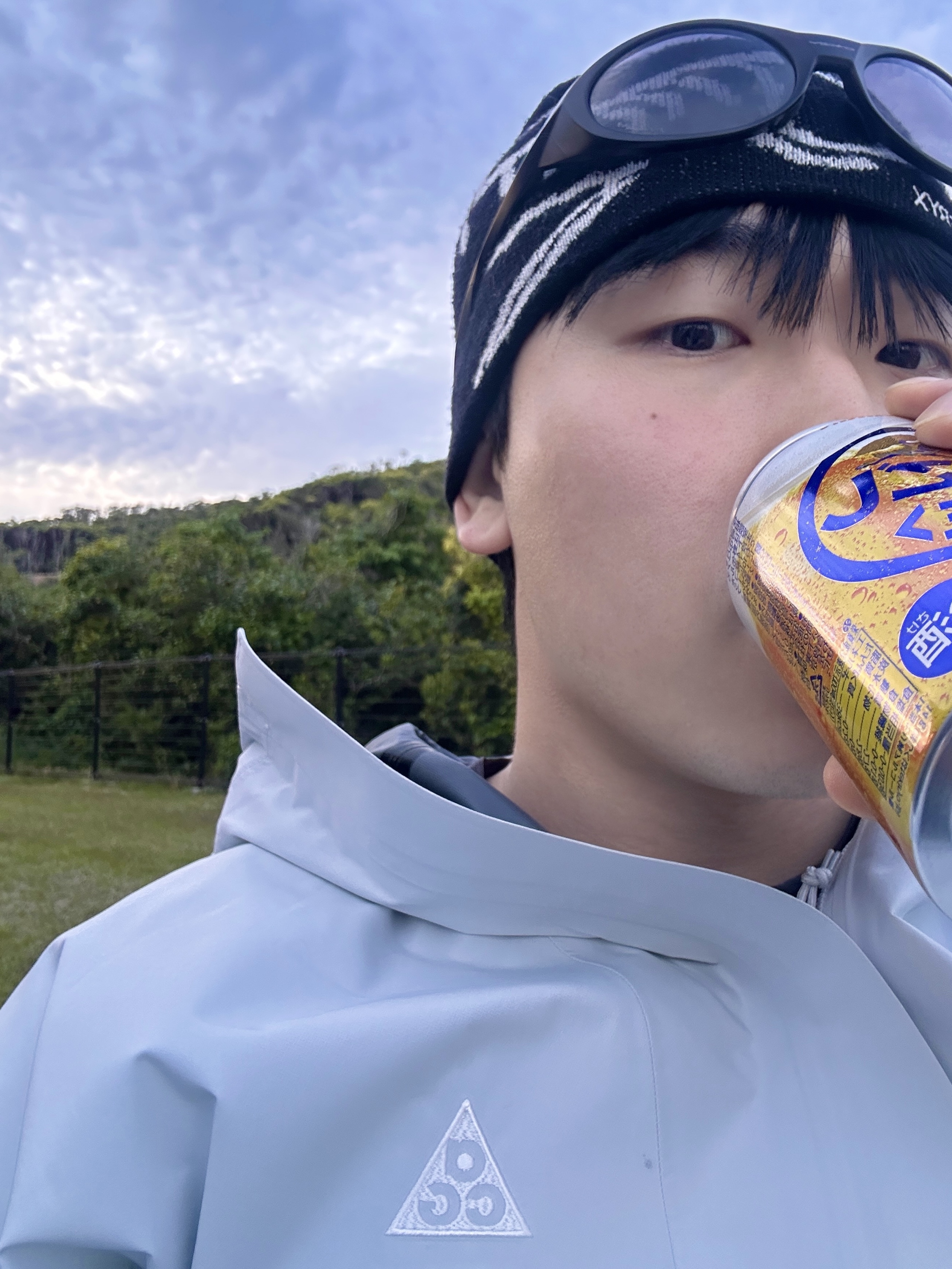 Arc'teryx Bird Head Toque Black Void, Oakley Eye Jacket Redux Matte Black Frame Prizm Grey Lenses High Bridge Fit 착용 스타일 - 1