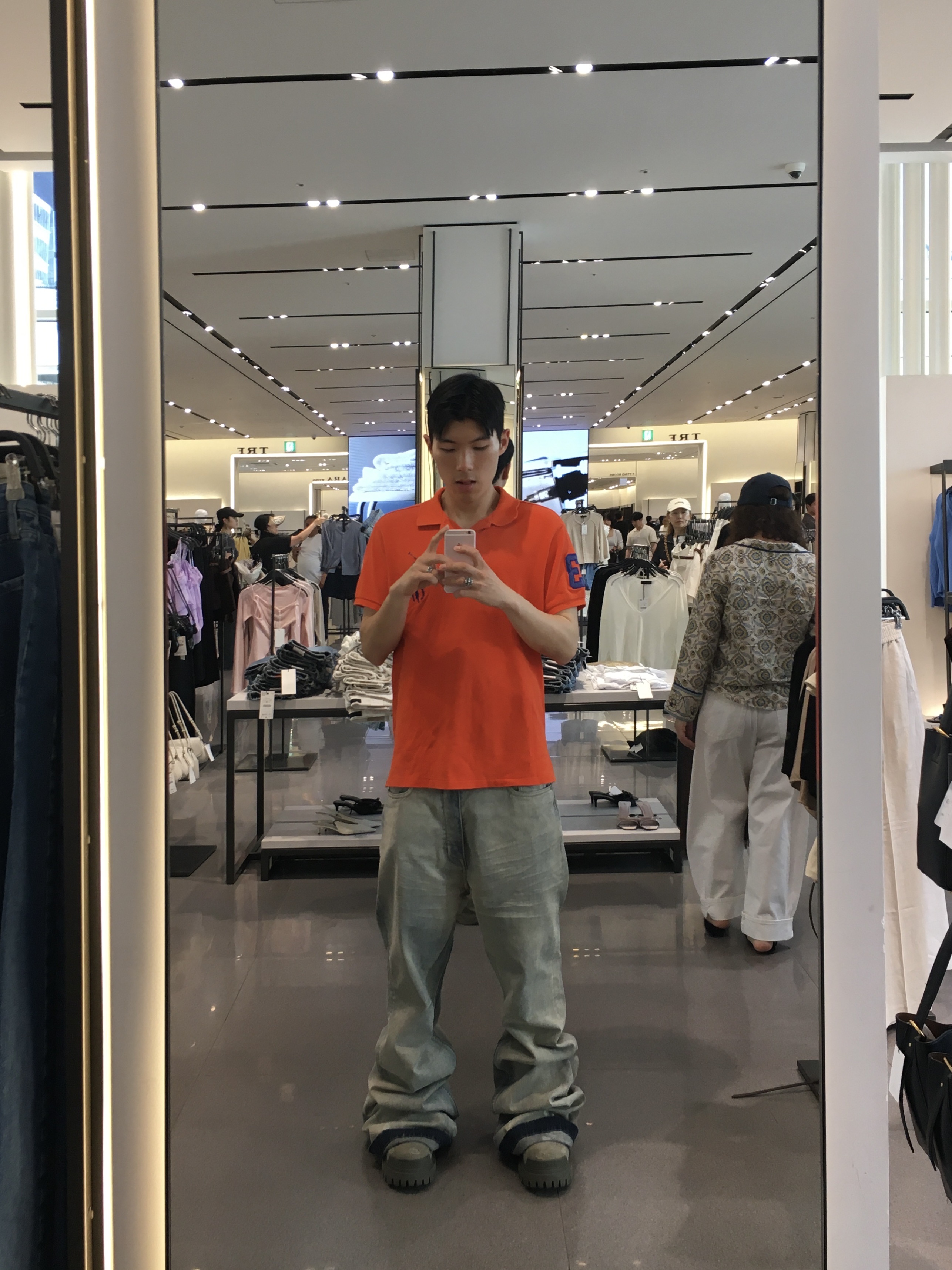 Rick Owens Porterville Bolan Bootcut in Sky Stretch Denim, Balenciaga Combat Strike 20mm Boot Kaki 착용 스타일 - 2