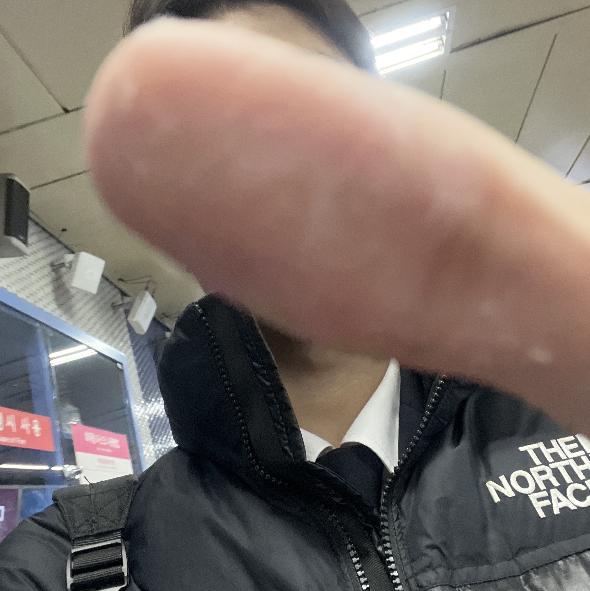 The North Face 1996 Eco Nuptse Jacket Real Black 착용 스타일