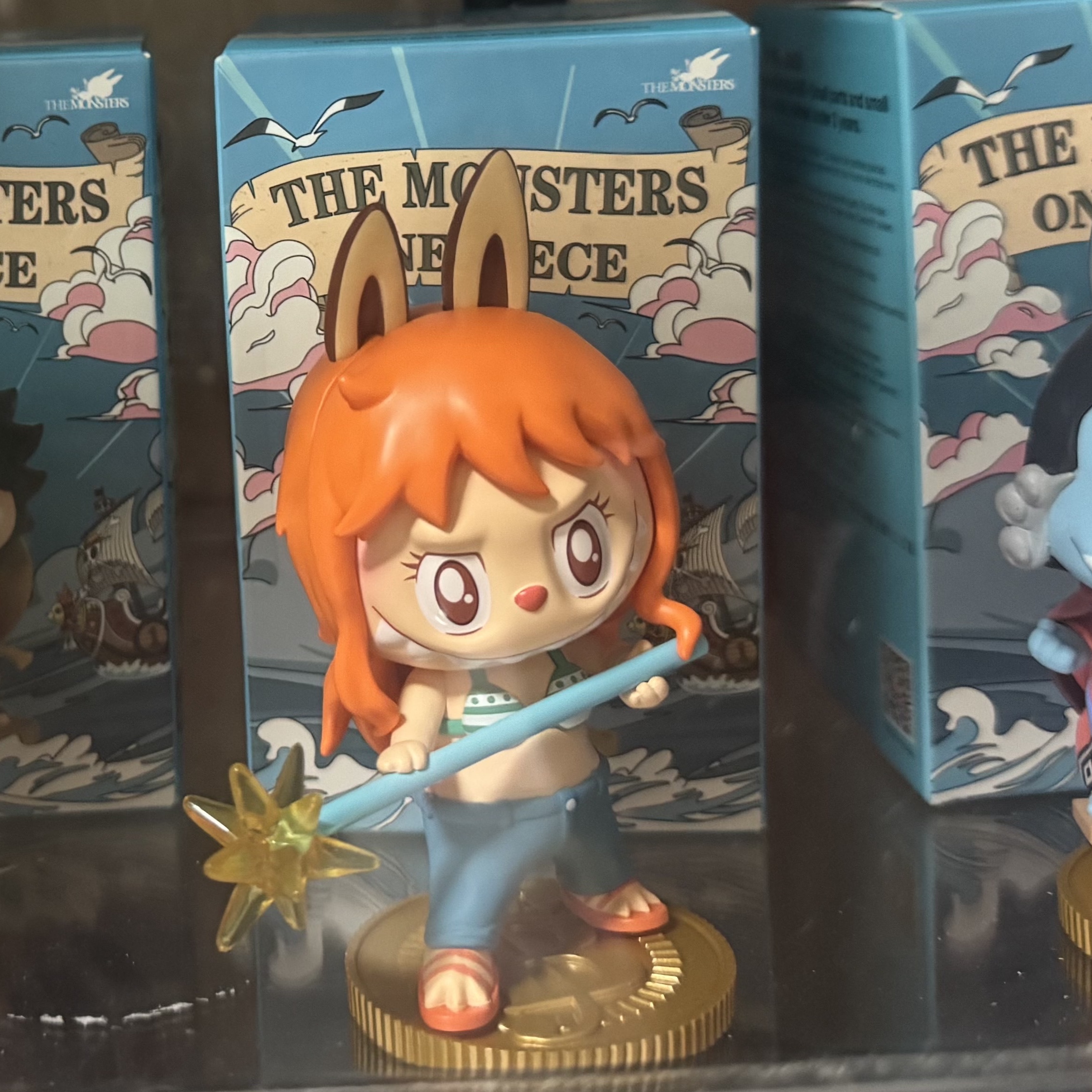 Pop Mart Labubu The Monsters x One Piece Series Figures Sealed Case (1 Blind Box) 착용 스타일