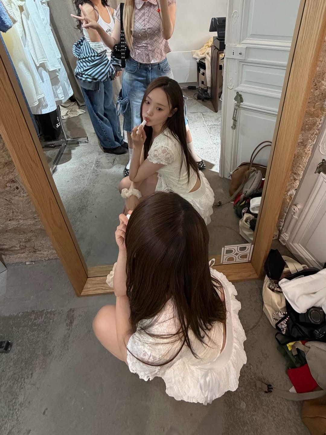 Rosefrantz Rose Lace Slim T-shirt [Ivory], Rosefrantz CanCan Ribbon Mini Skirt [White] 착용 스타일 - 4