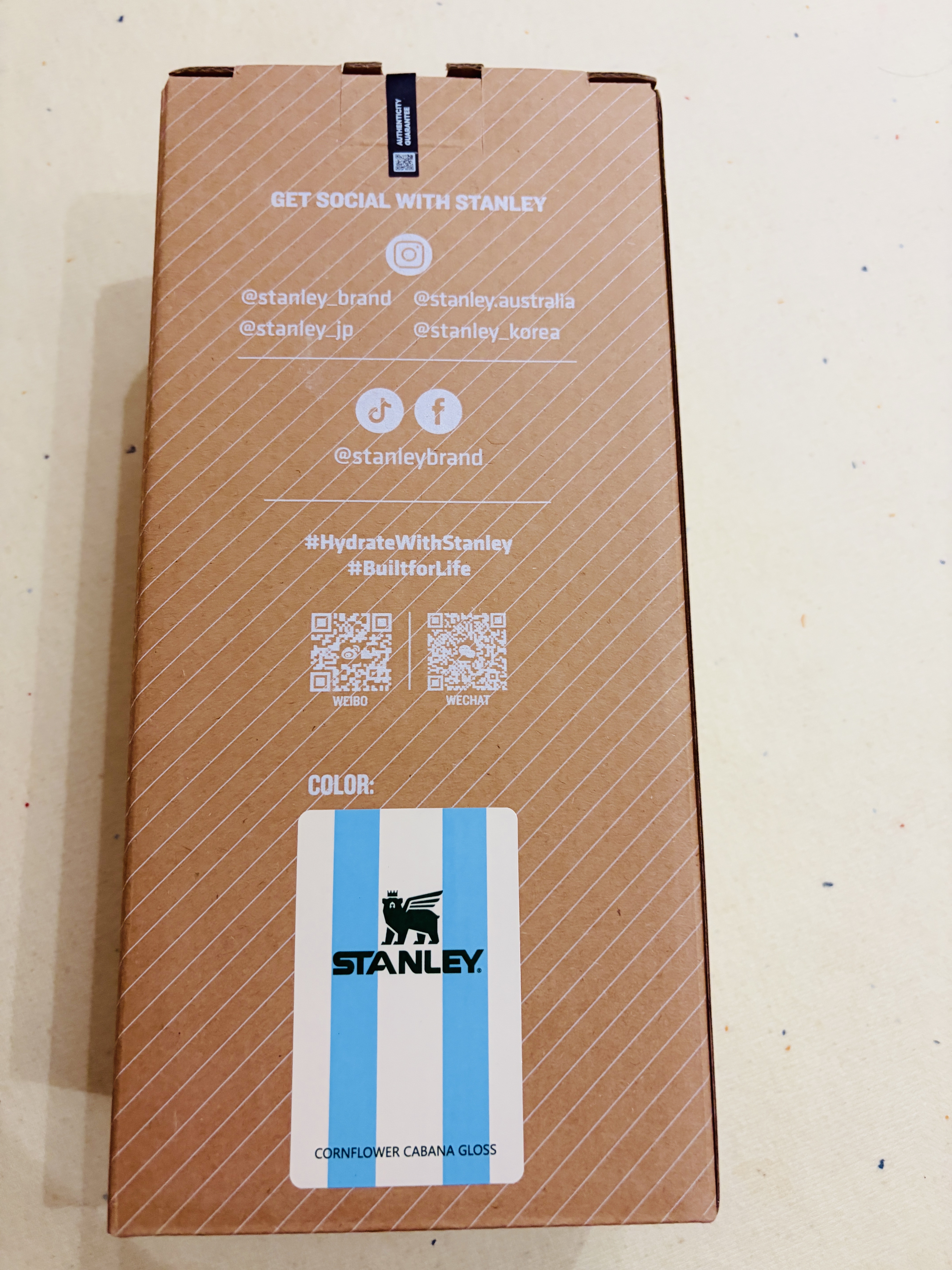 Stanley The Quencher H2.0 Flowstate Tumbler 887ml Cornflower Cabana Gloss 착용 스타일 - 3