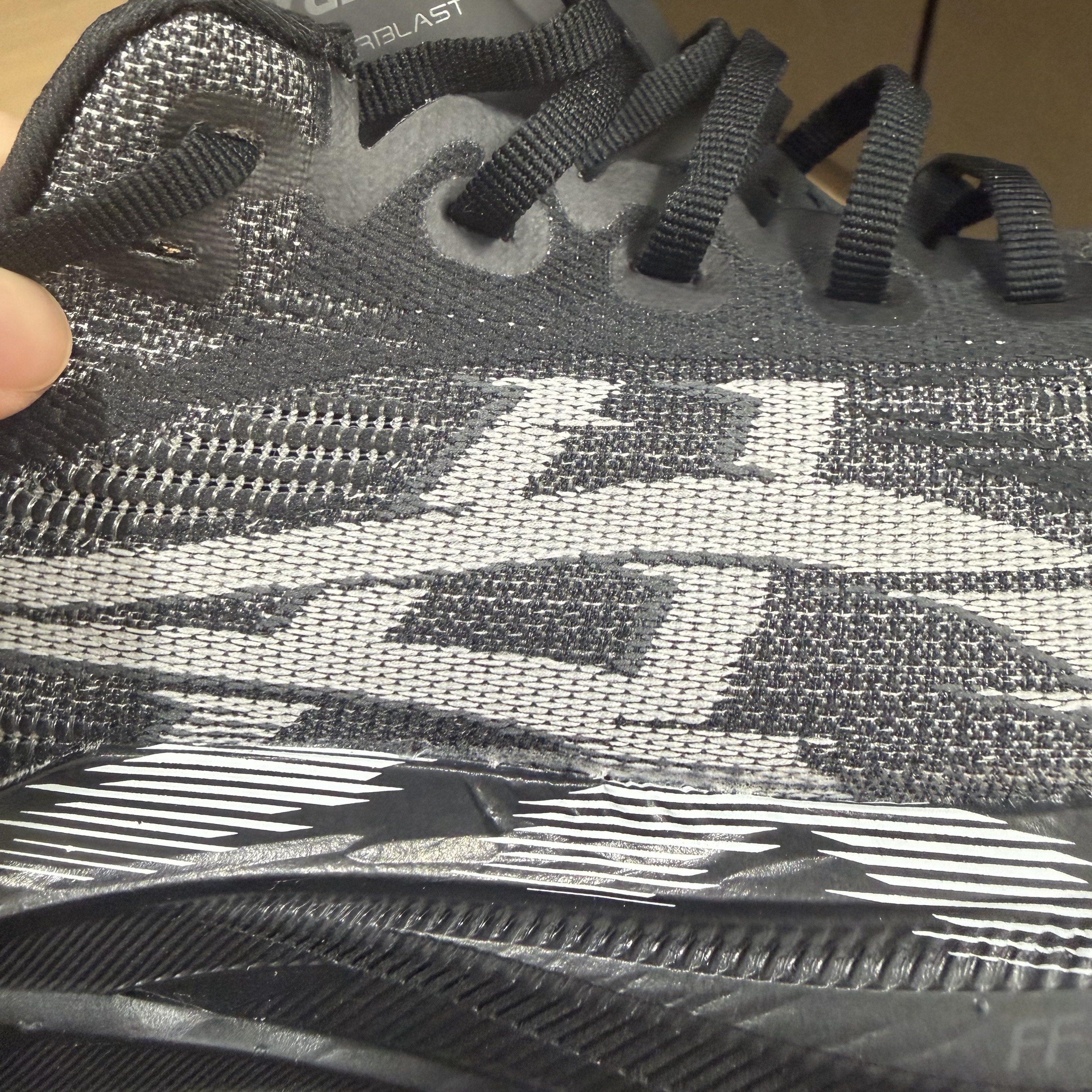 Asics Superblast 2 Black White 착용 스타일 - 1