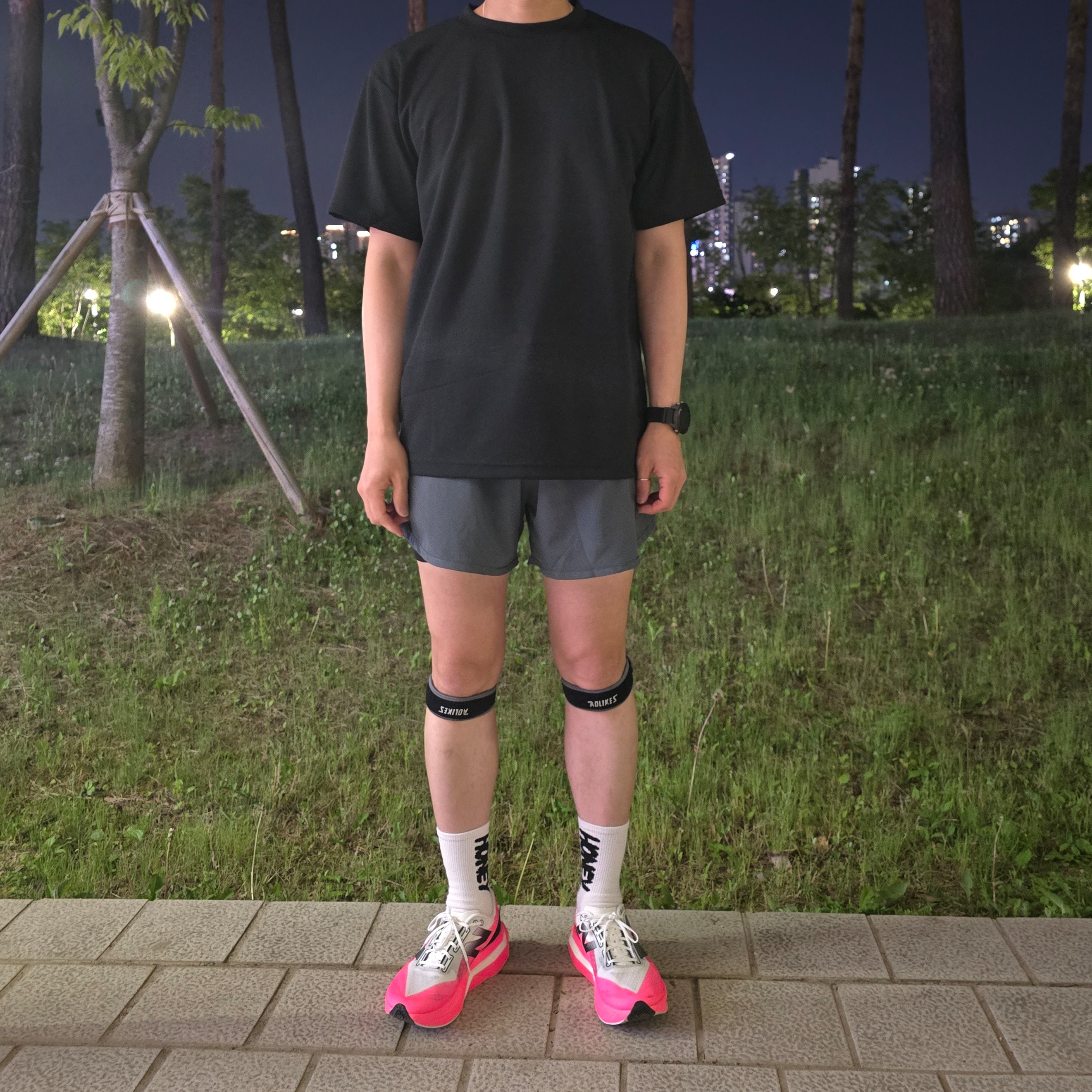New Balance Fuelcell Supercomp Elite v4 Ultra Pink White - D Standard 착용 스타일 - 1