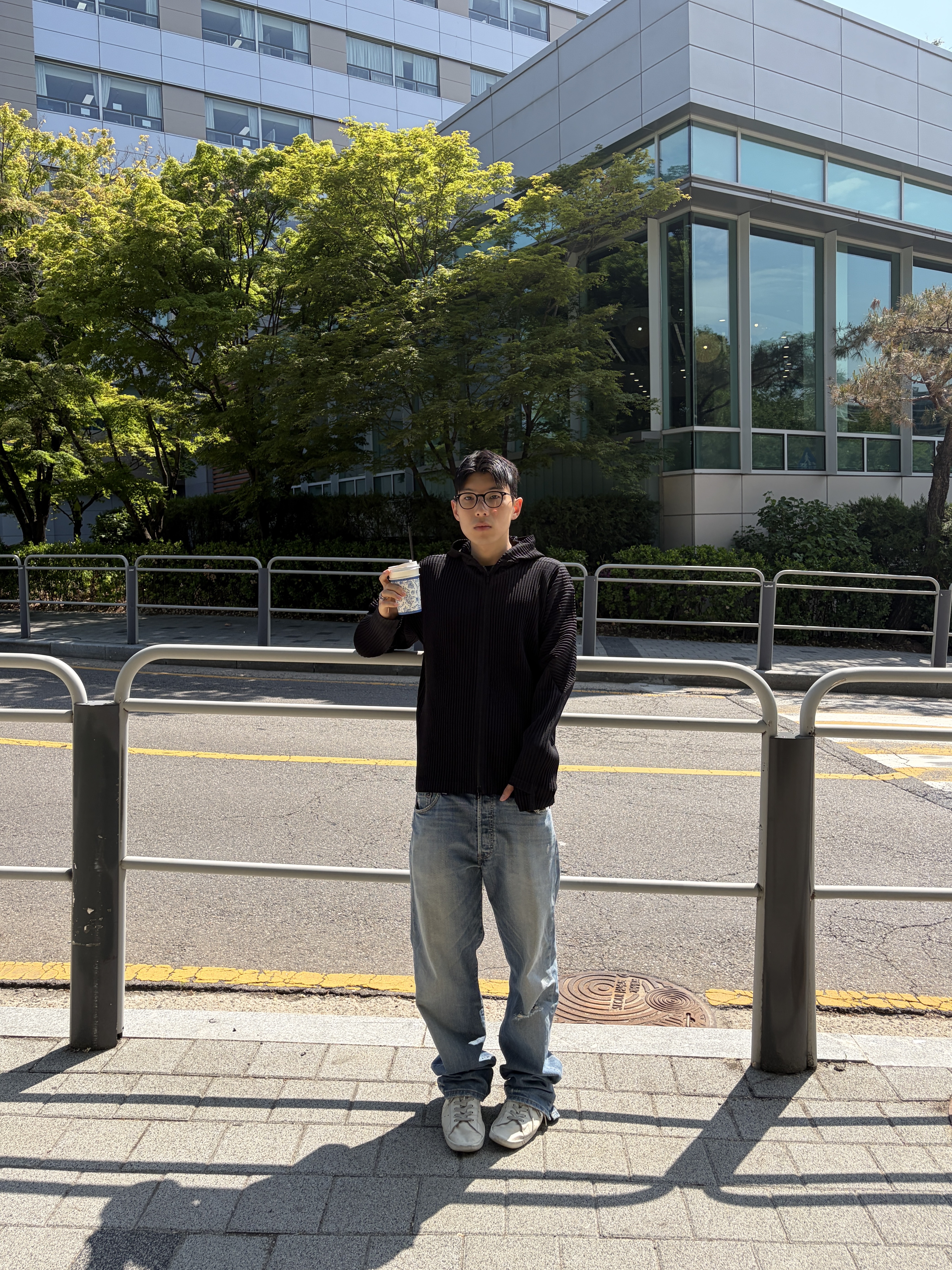 Homme Plisse Issey Miyake MC July Zip Up Parka Black, Balenciaga x Adidas Stan Smith Off White 착용 스타일 - 1