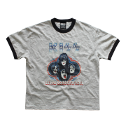 MAINBOOTH X KISS USA Logo T-shirt Gray