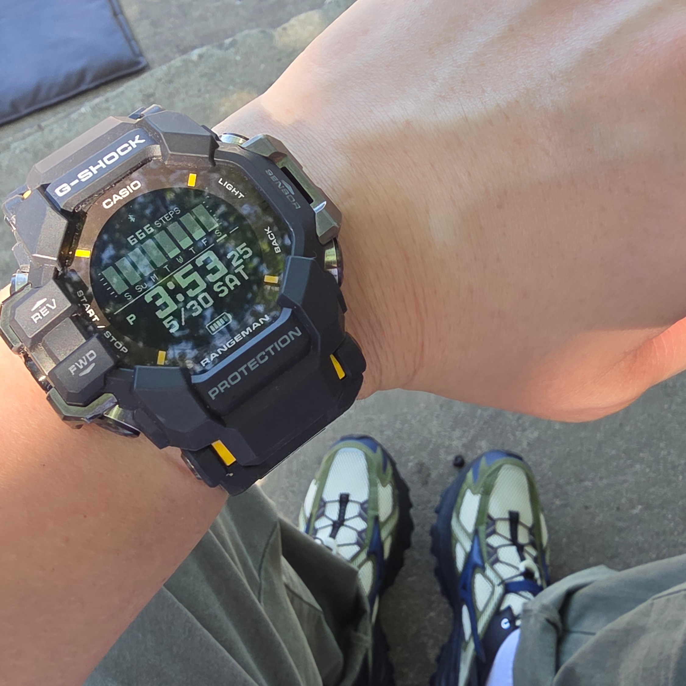 Mizuno Racer Trail SE Khaki, Casio GPR-H1000-1 착용 스타일