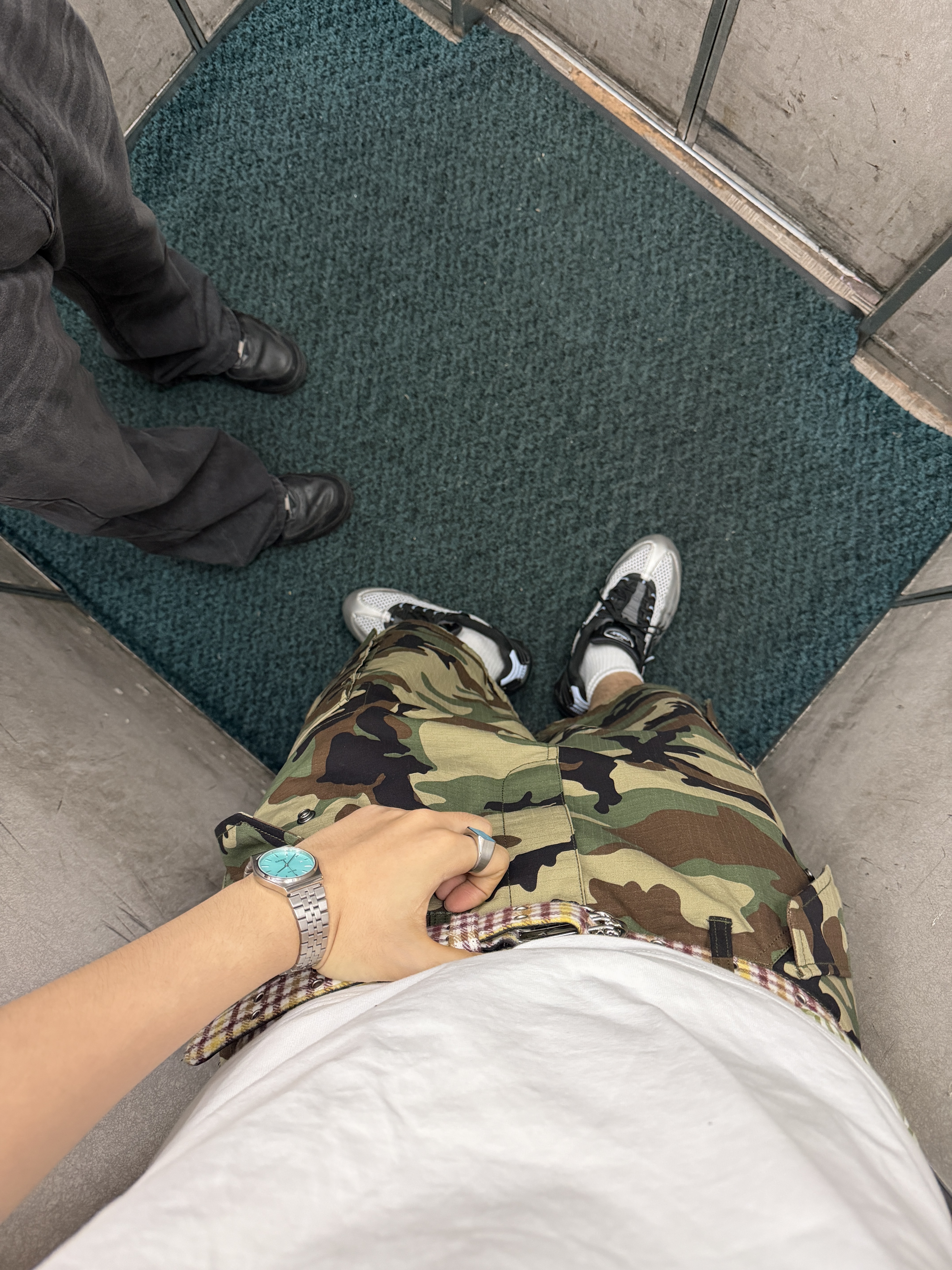 Stussy Cargo Shorts Ripstop Woodland Camo 착용 스타일 - 2