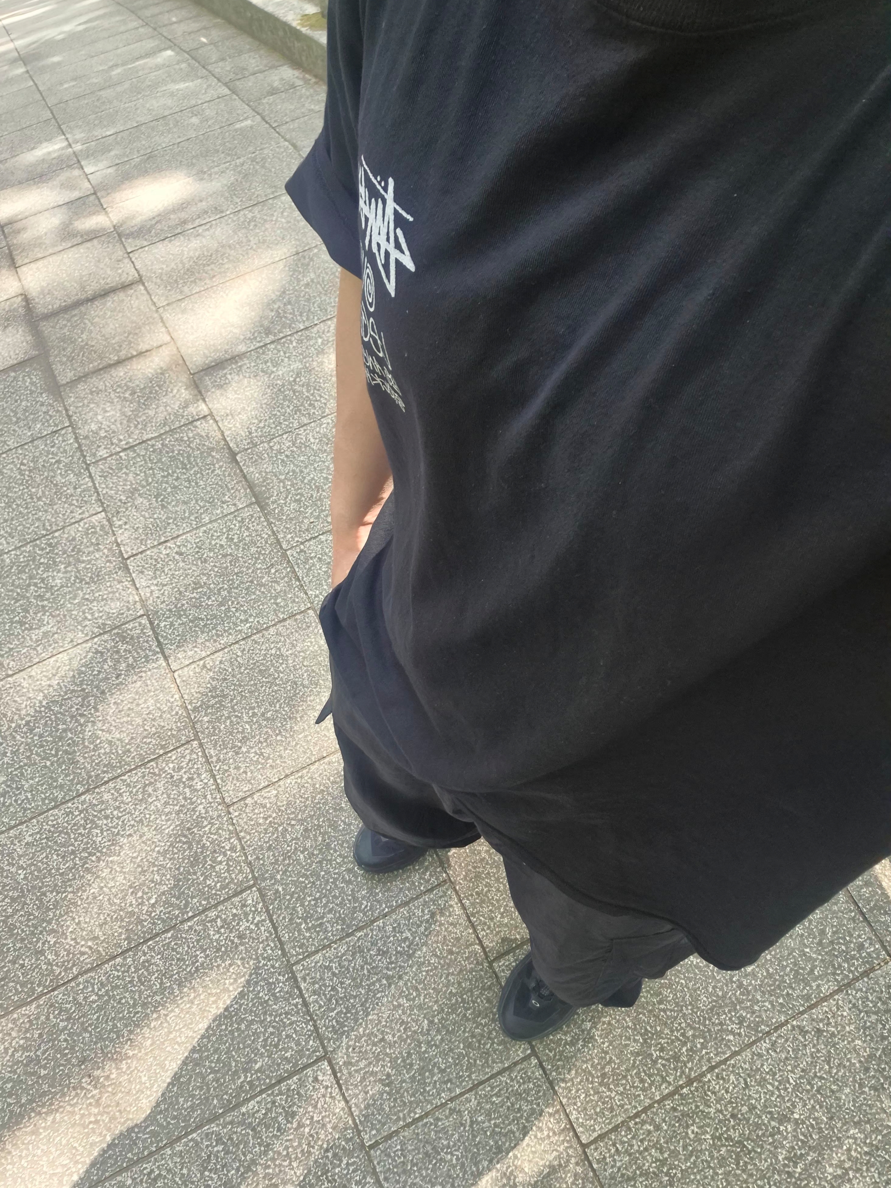 Stussy x Our Legacy Surfman Pigment Dyed T-Shirt Black, Oakley Light Breathe Triple Black 착용 스타일 - 3