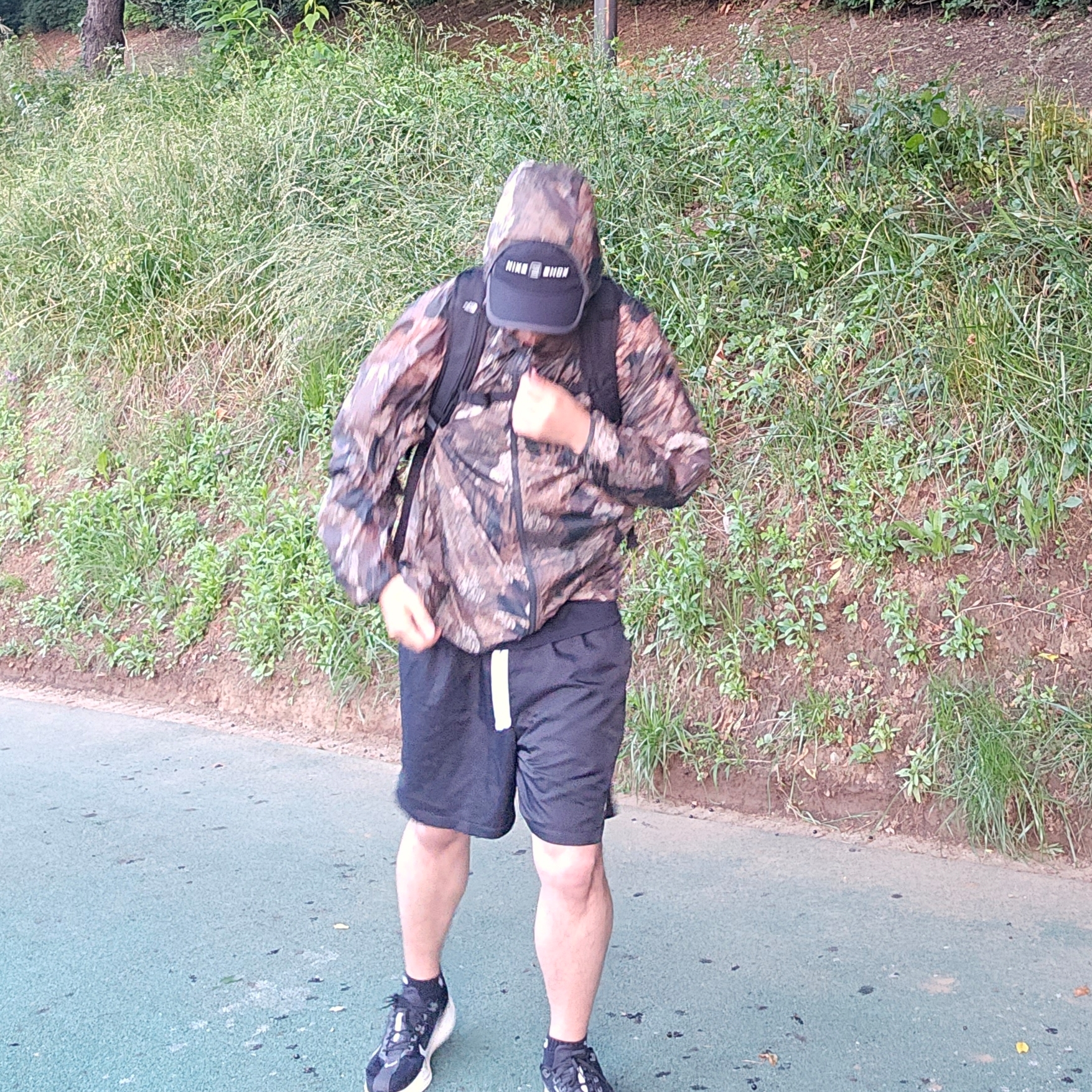 Nike ACG Windproof Cinder Cone Jacket Ironstone - US/EU, Nike NSW Woven Shorts Black - Asia 착용 스타일 - 3