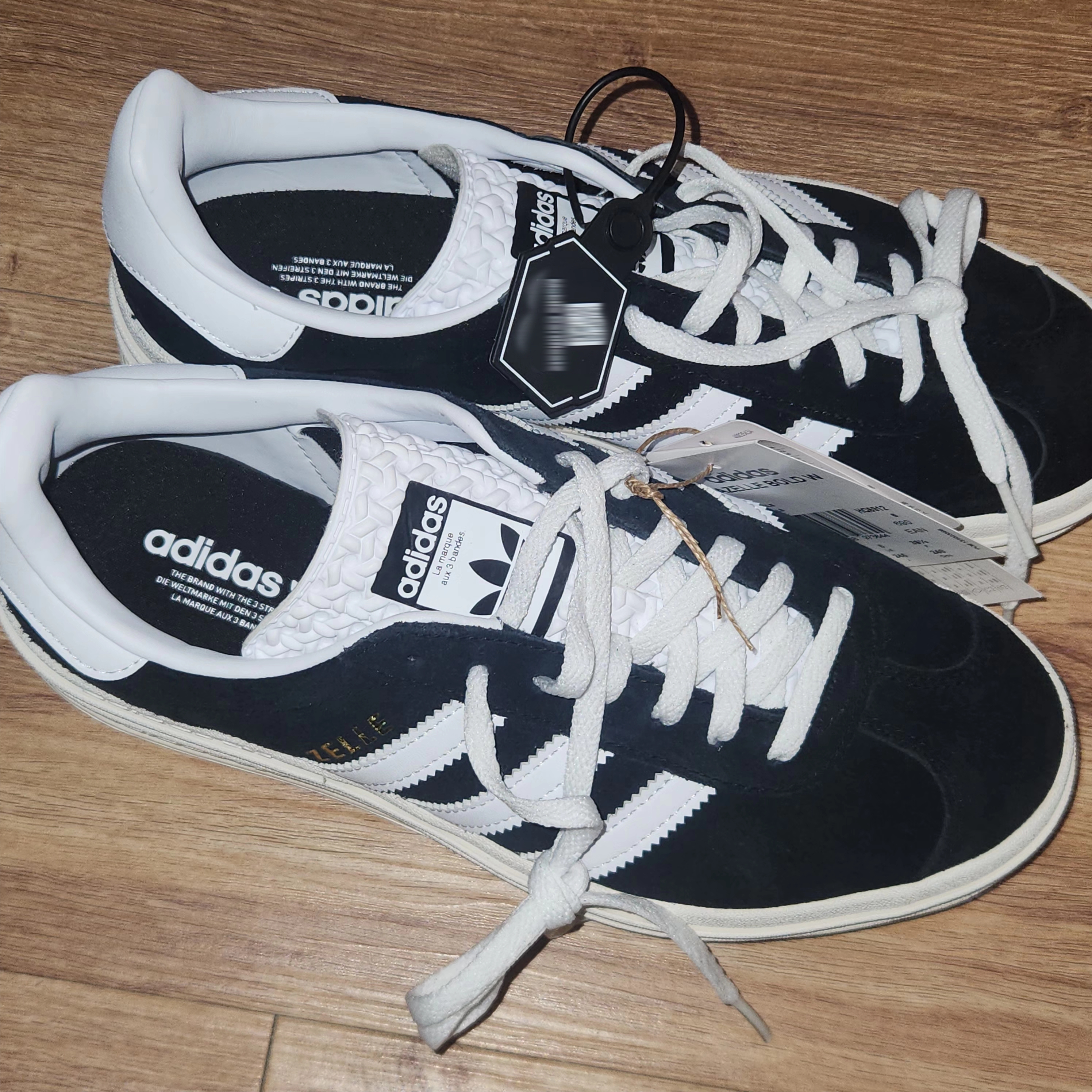 (W) Adidas Gazelle Bold Core Black Cloud White 착용 스타일 - 2