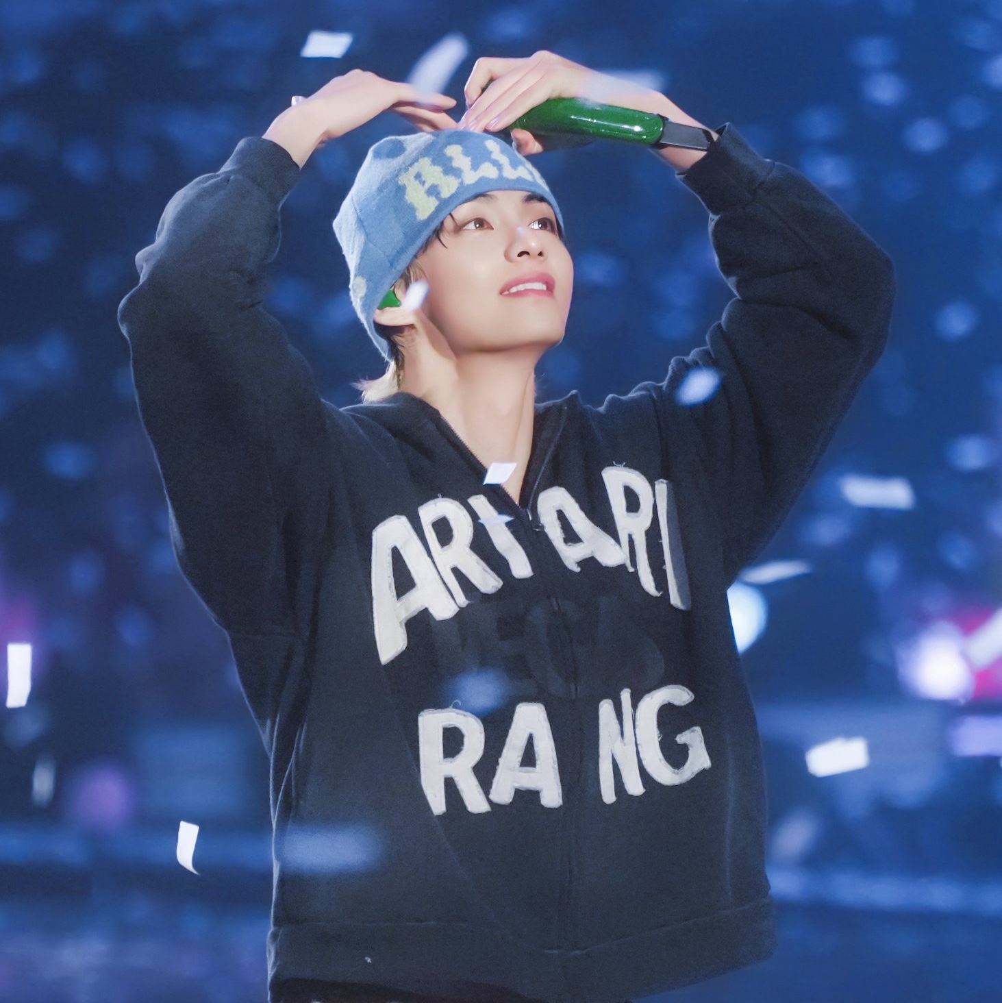 Allincomplete Pompom Logo Jacquard Beanie Blue 착용 스타일 - 1