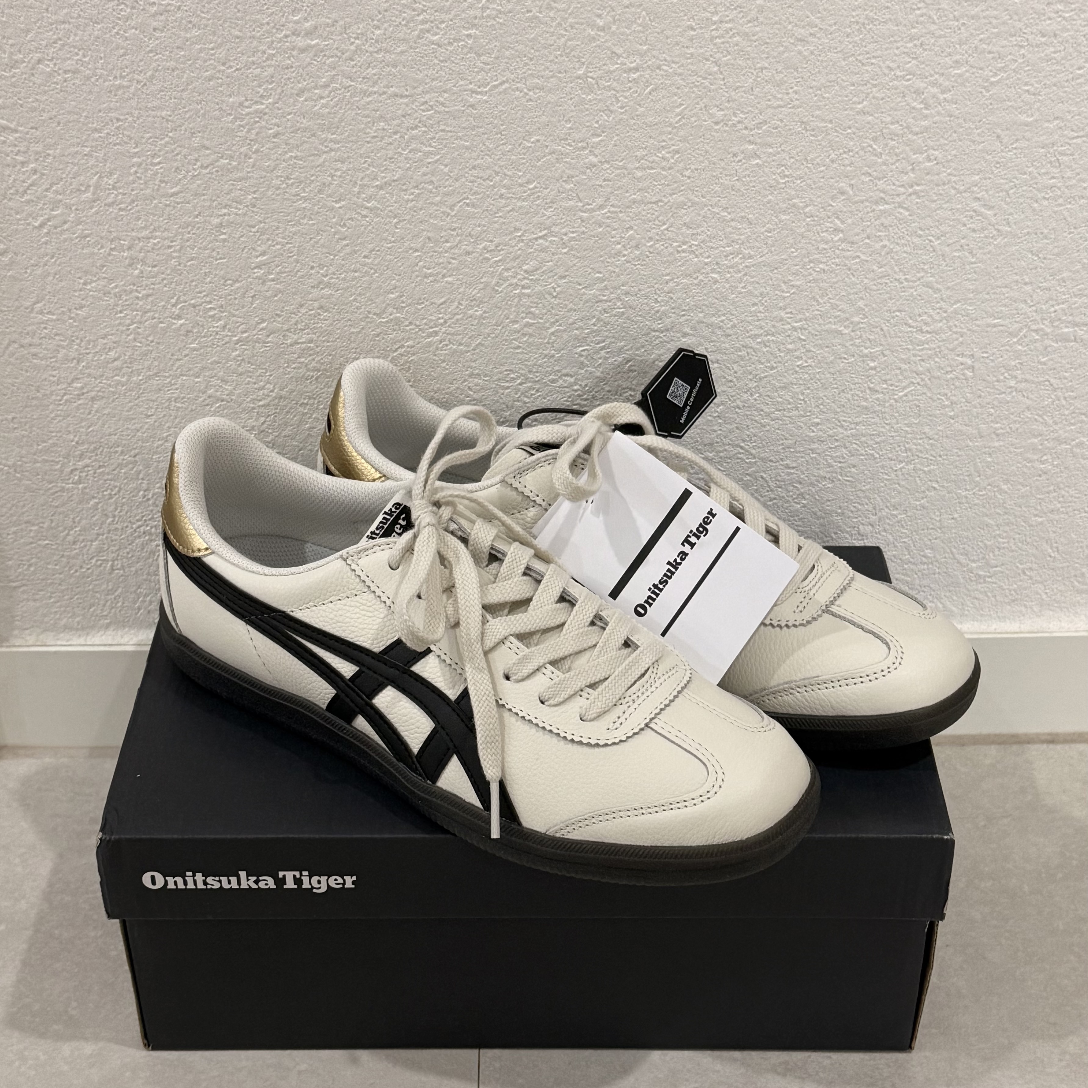 Onitsuka Tiger Tokuten White Black 착용 스타일 - 1
