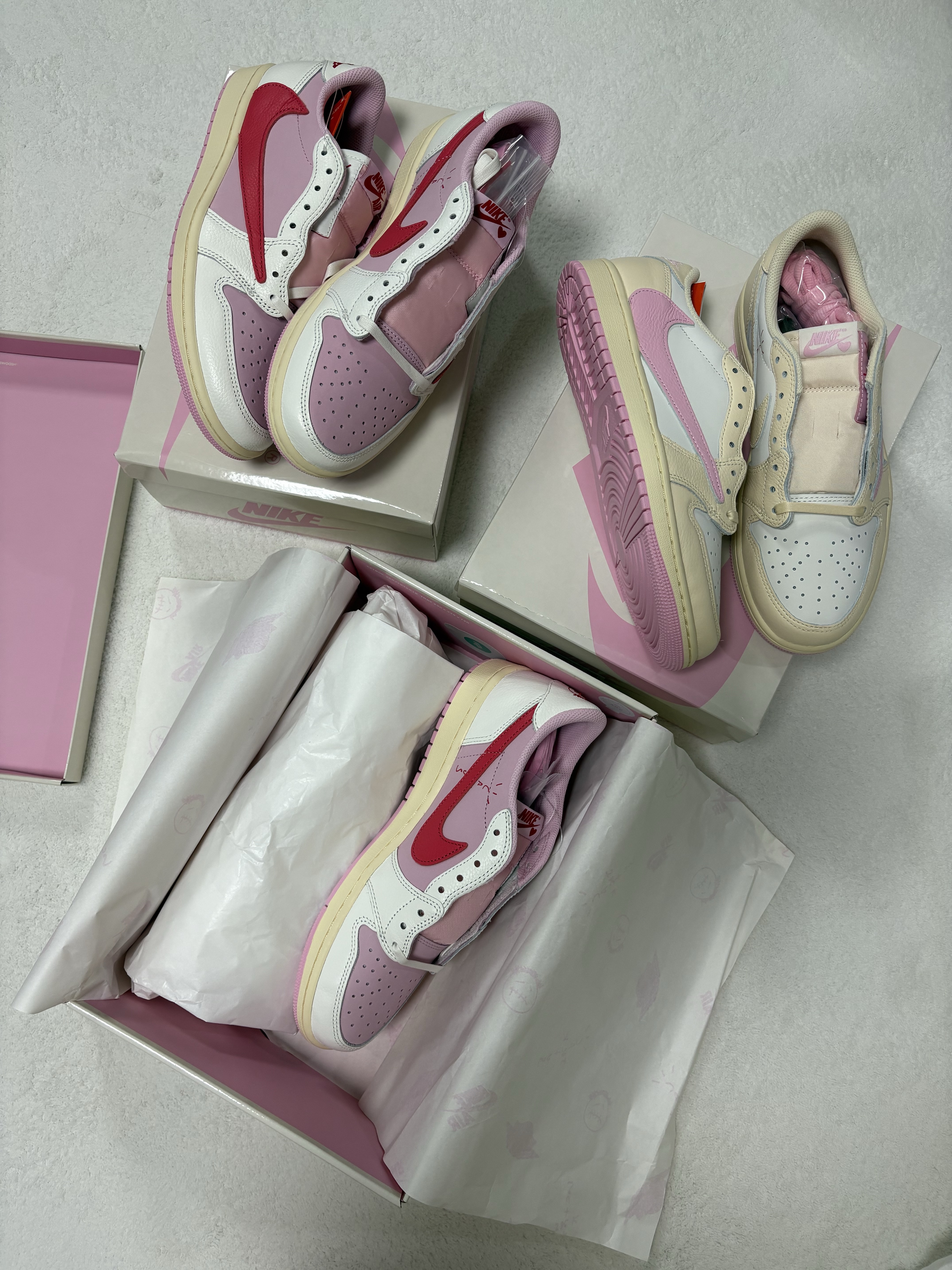 Jordan 1 x Travis Scott Retro Low OG SP Sail Tropical Pink, Jordan 1 x Travis Scott Retro Low OG SP Muslin Shy Pink 착용 스타일
