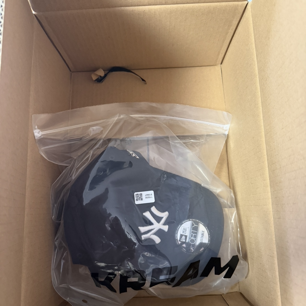 New Era 9Forty New York Yankees Essential Cap Navy Blue 착용 스타일