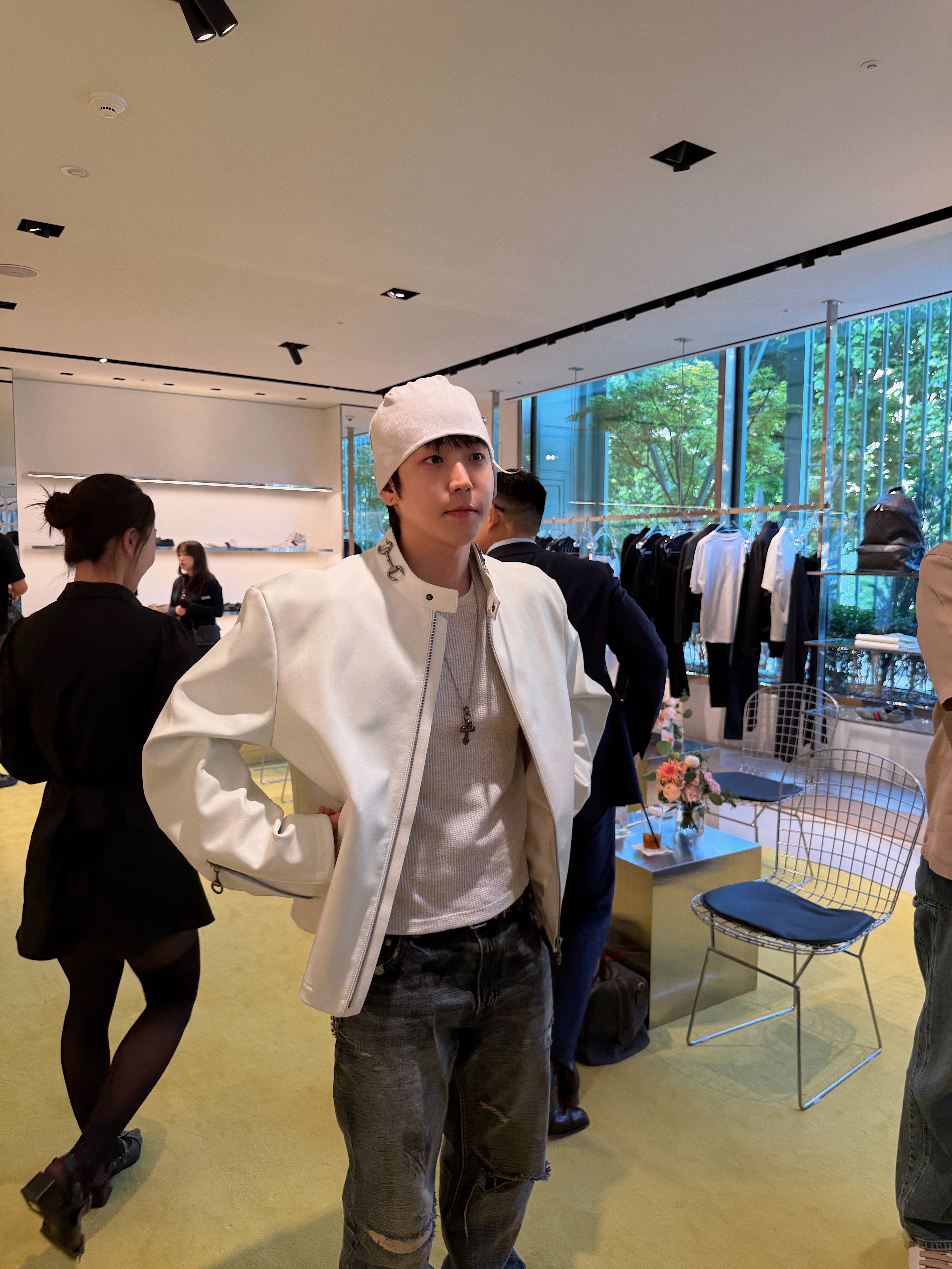 Post Archive Faction (Paf) x Central Cee Syna Beanie Light Gray, Louis Vuitton LV Buttersoft Sneakers Beige 착용 스타일 - 3