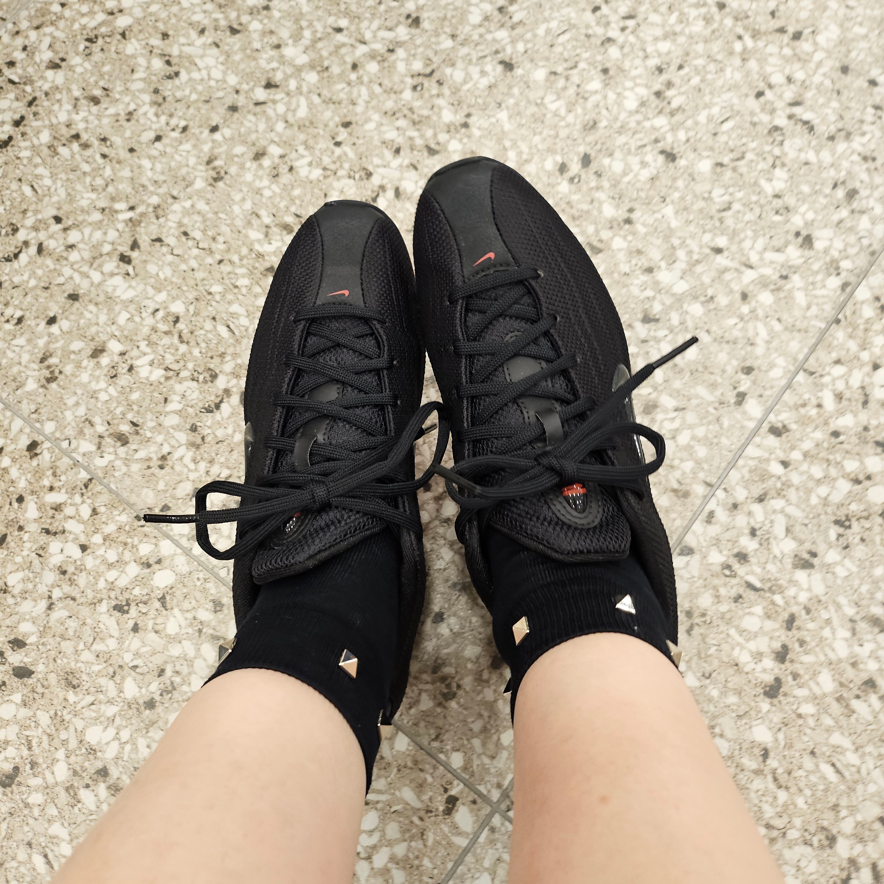 (W) Nike Shox Z Black University Red 착용 스타일 - 2