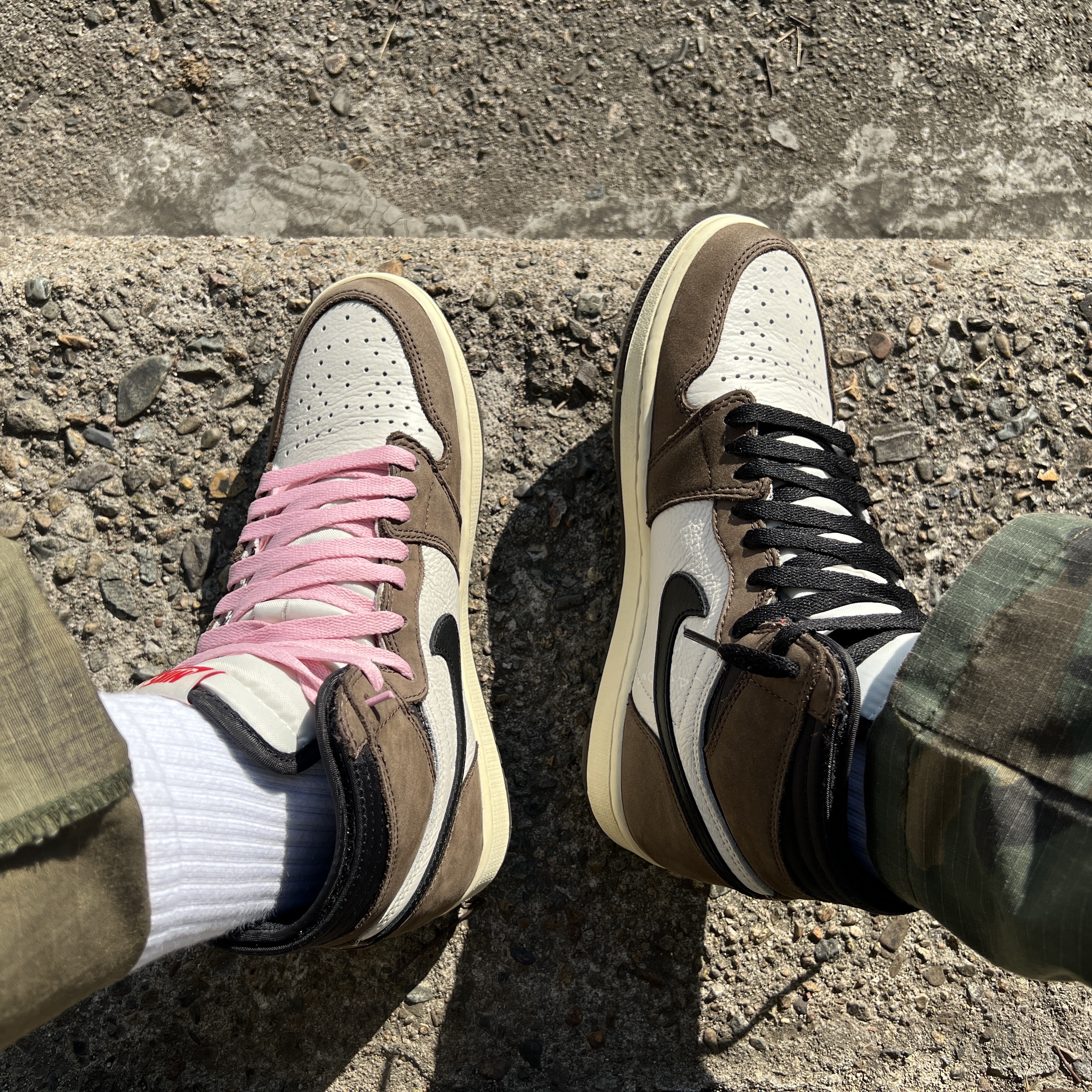 Jordan 1 x Travis Scott Retro High OG SP Mocha 착용 스타일 - 6