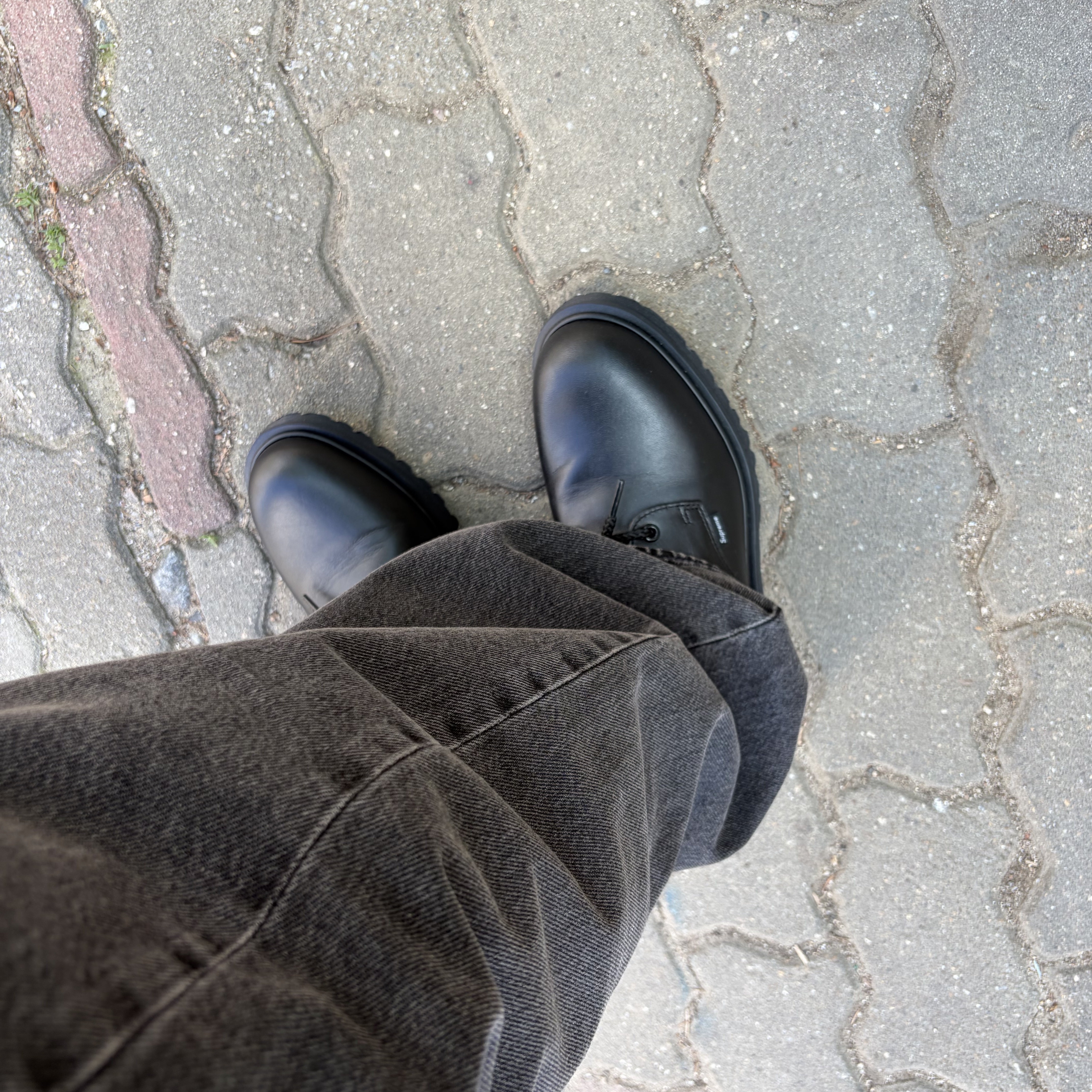 Dr. Martens x Supreme Postal Supreme 4-Eye Shoe Black - 26SS 착용 스타일 - 1