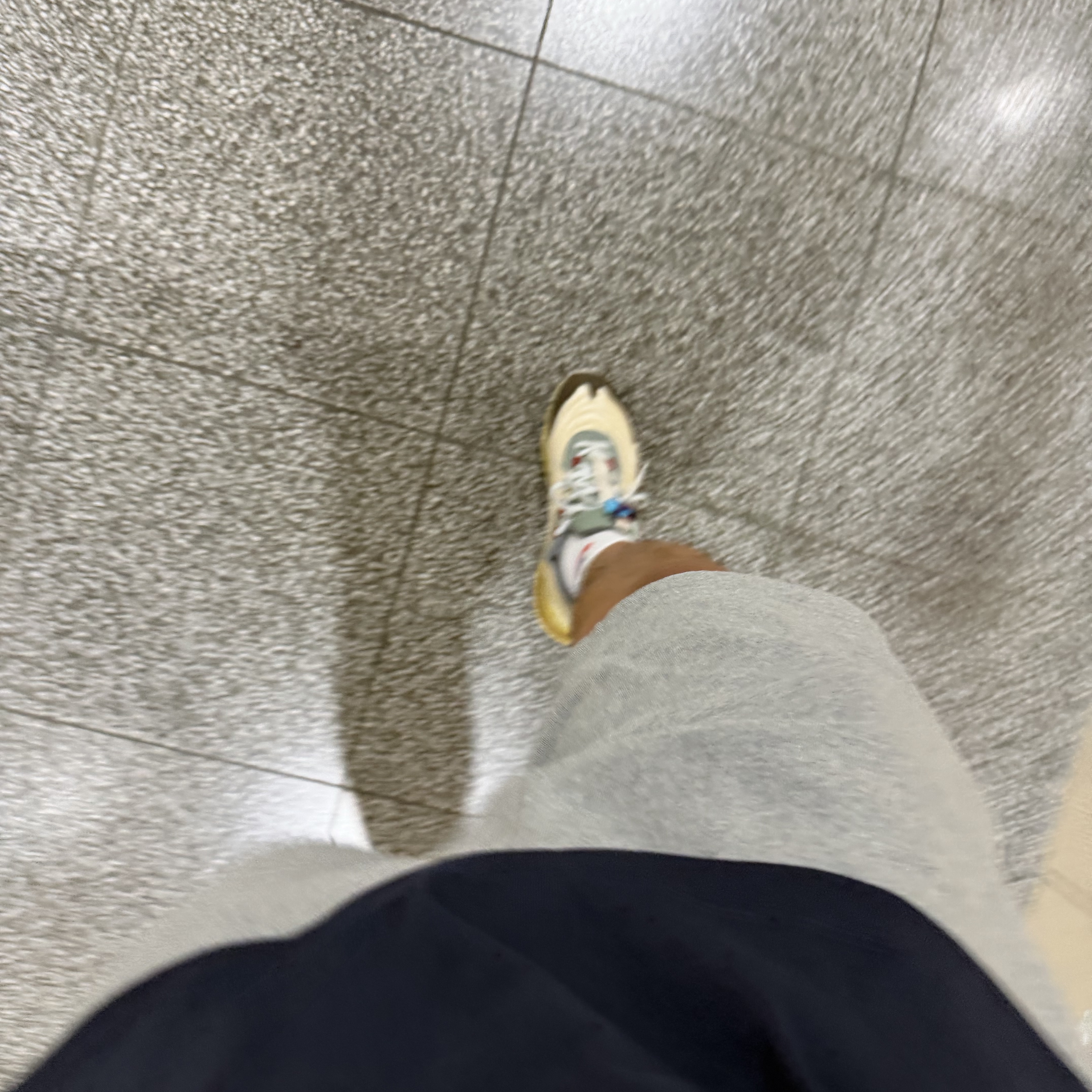 Nike x Travis Scott Air Max 270 React Cactus Trails, Nike Solo Swoosh French Terry Shorts Dark Grey Heather - Asia 착용 스타일