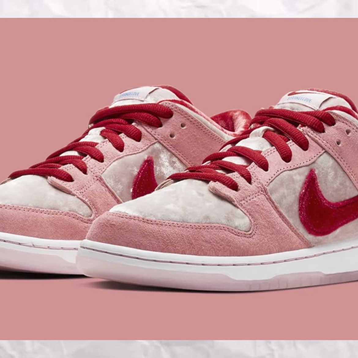 Jordan 1 x Travis Scott Retro Low OG SP Sail Tropical Pink 착용 스타일 - 1
