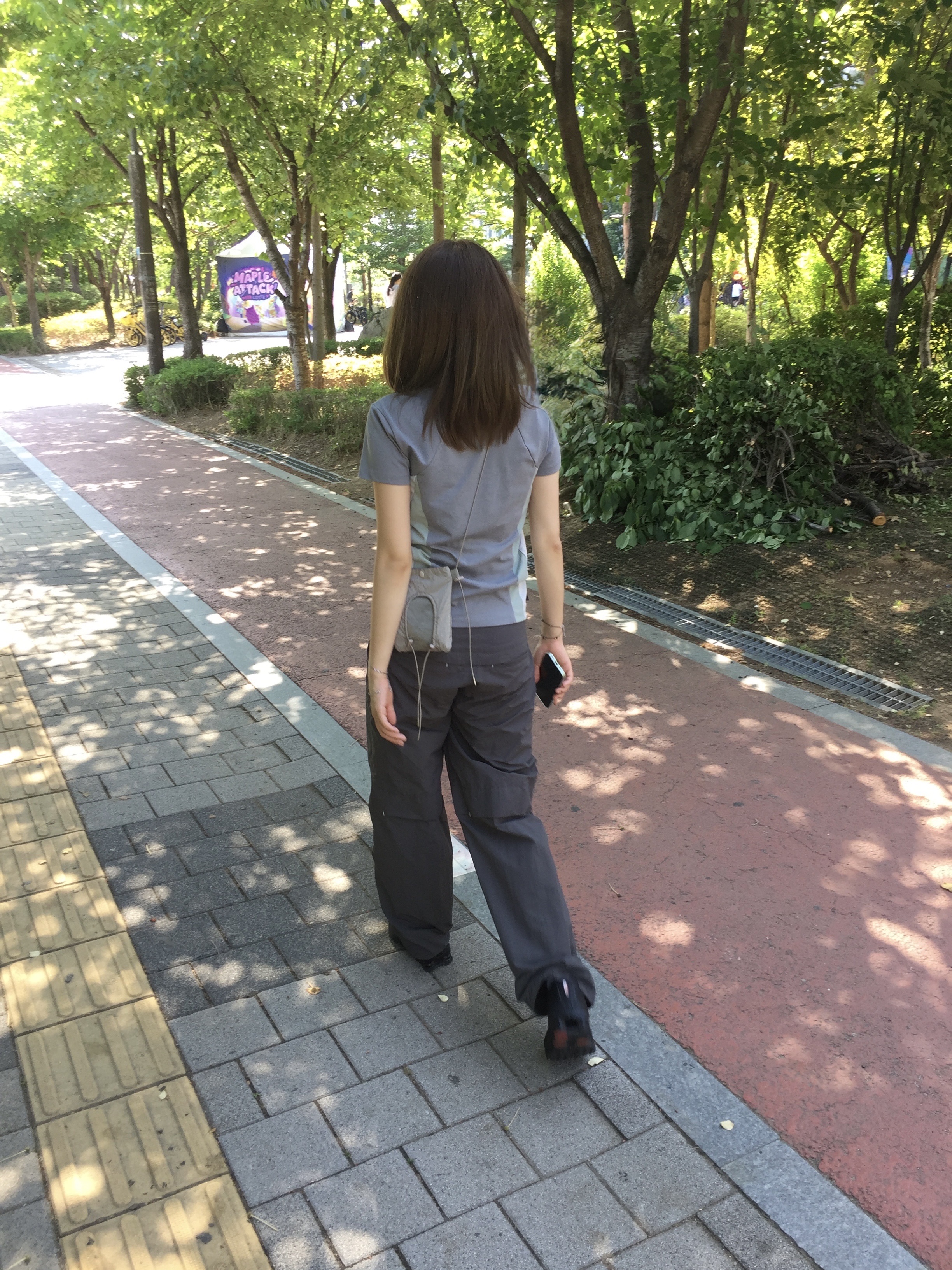 Sansan Gear X NCT WISH Pants Charcoal, (W) Nike Shox R4 Black 착용 스타일 - 1