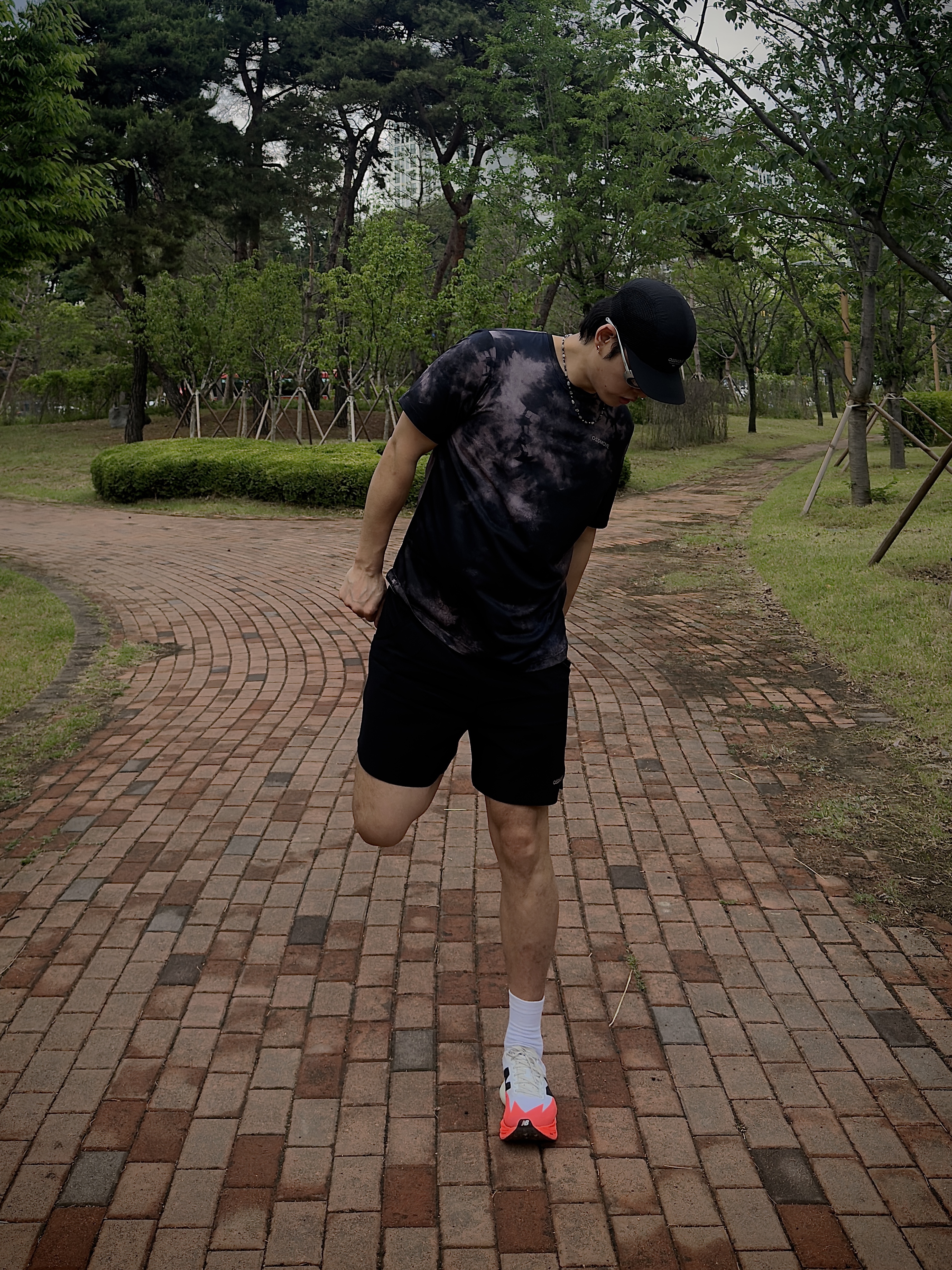 New Balance FuelCell SC Elite v5 Urgent Red White Black  - 2E Wide 착용 스타일 - 2