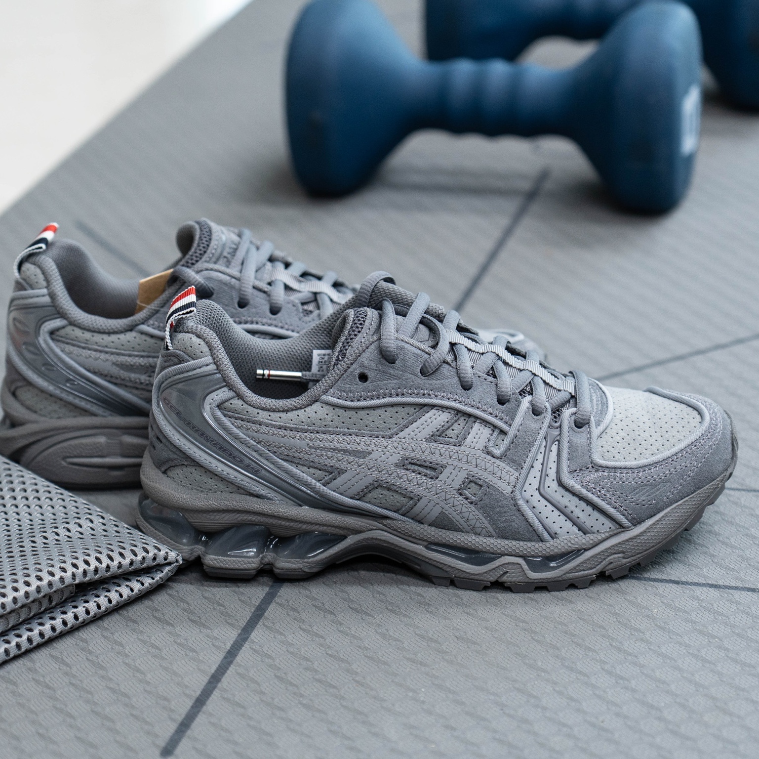 Asics x Thom Browne Gel-Kayano 14 Grey 착용 스타일