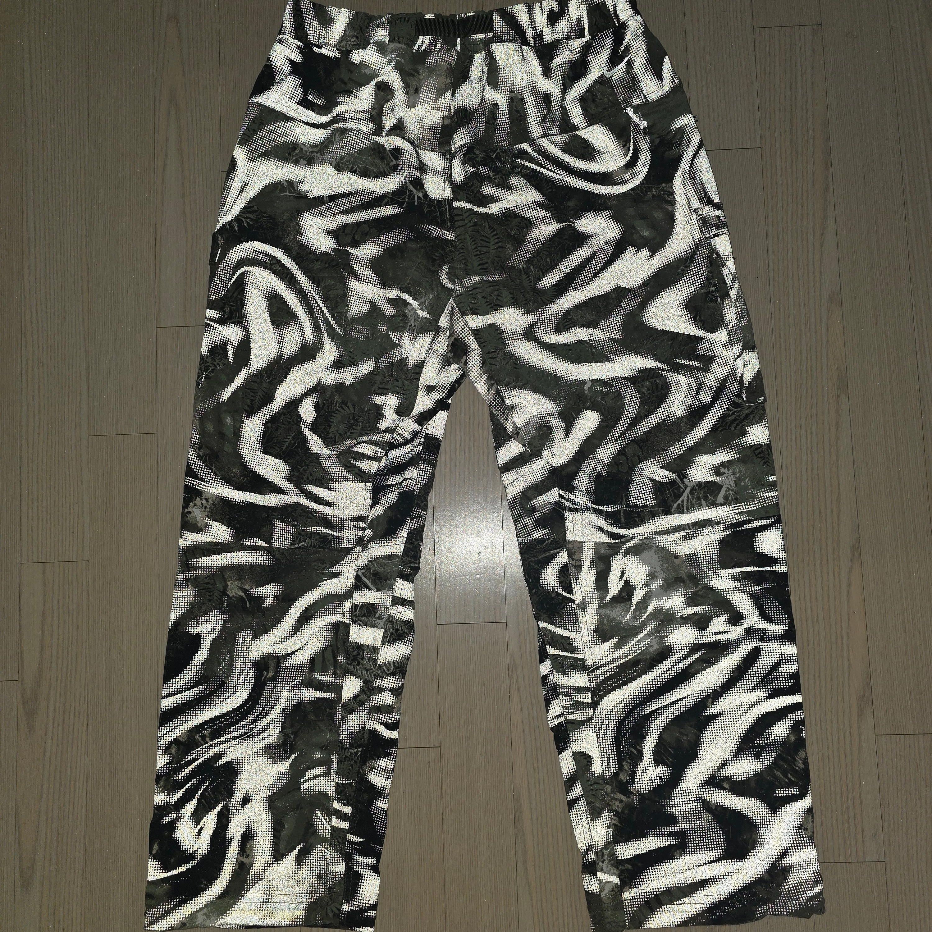 Nike ACG Smith Summit Allover Print Cargo Pants Oil Green - Asia 착용 스타일 - 2