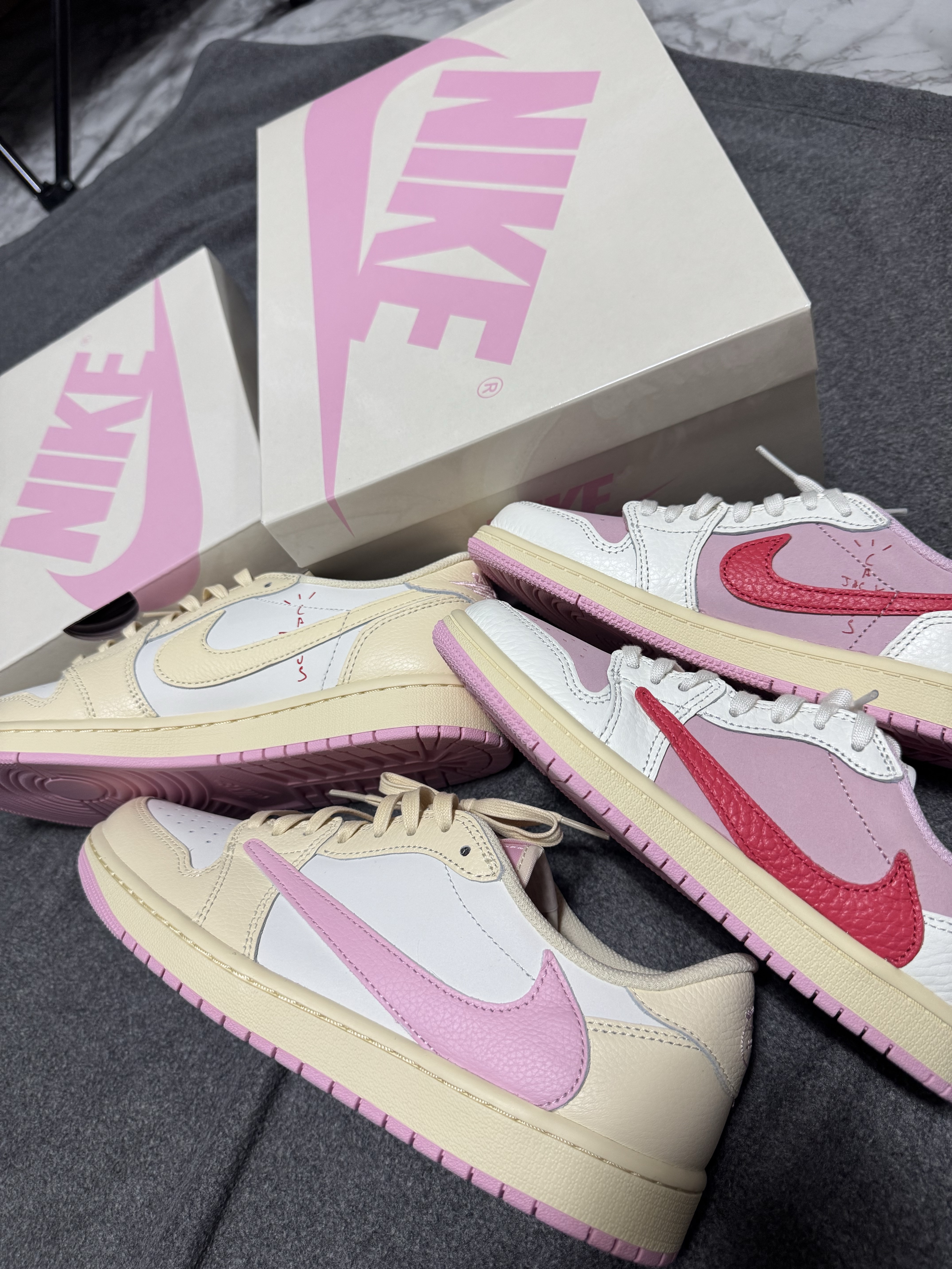 Jordan 1 x Travis Scott Retro Low OG SP Sail Tropical Pink, Jordan 1 x Travis Scott Retro Low OG SP Muslin Shy Pink 착용 스타일 - 8