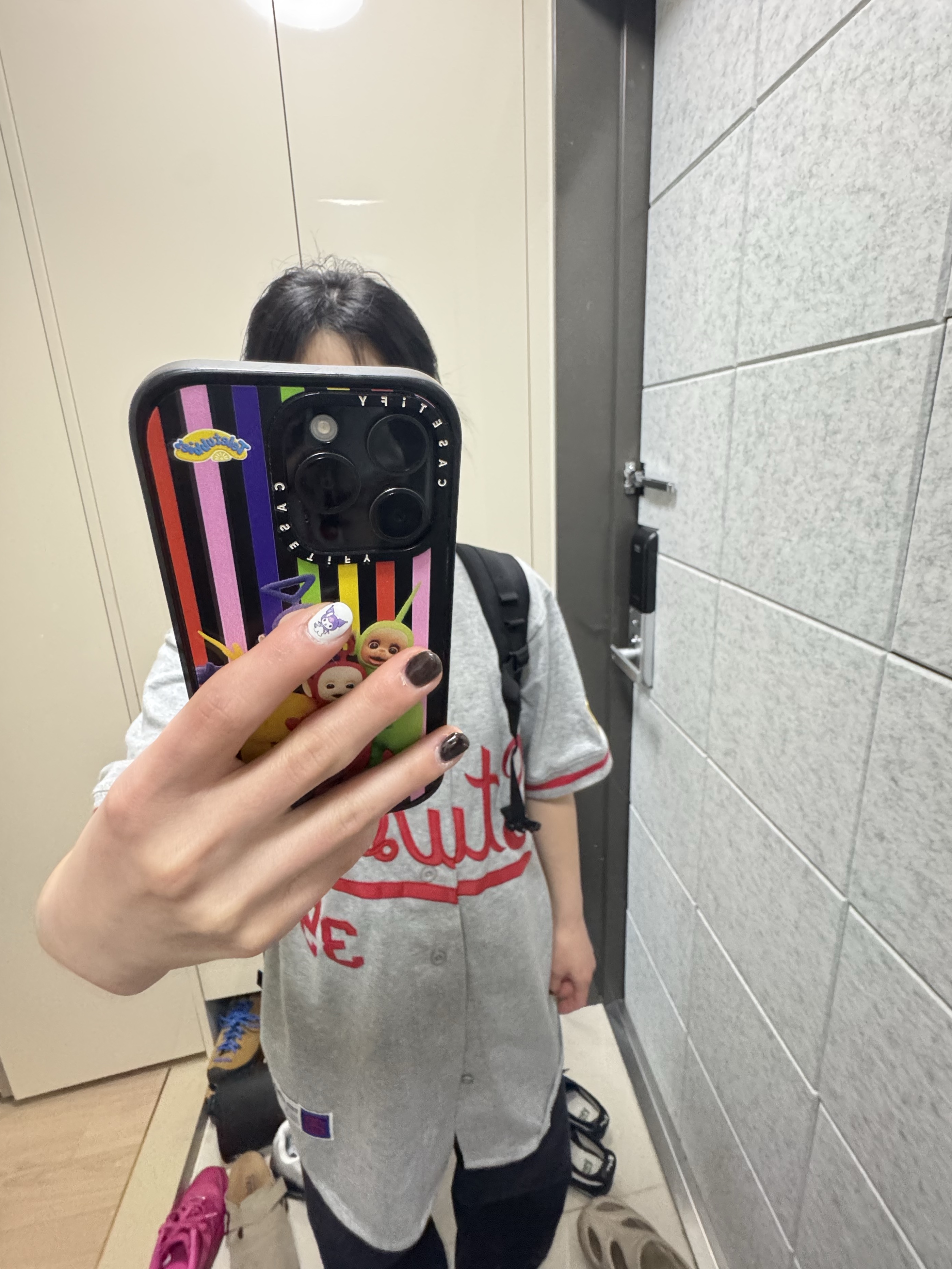 (W) Keen Jasper Sneakers Dark Forest, Casetify x Teletubbies iPhone Pride Month Magsafe Impact Case 착용 스타일 - 3