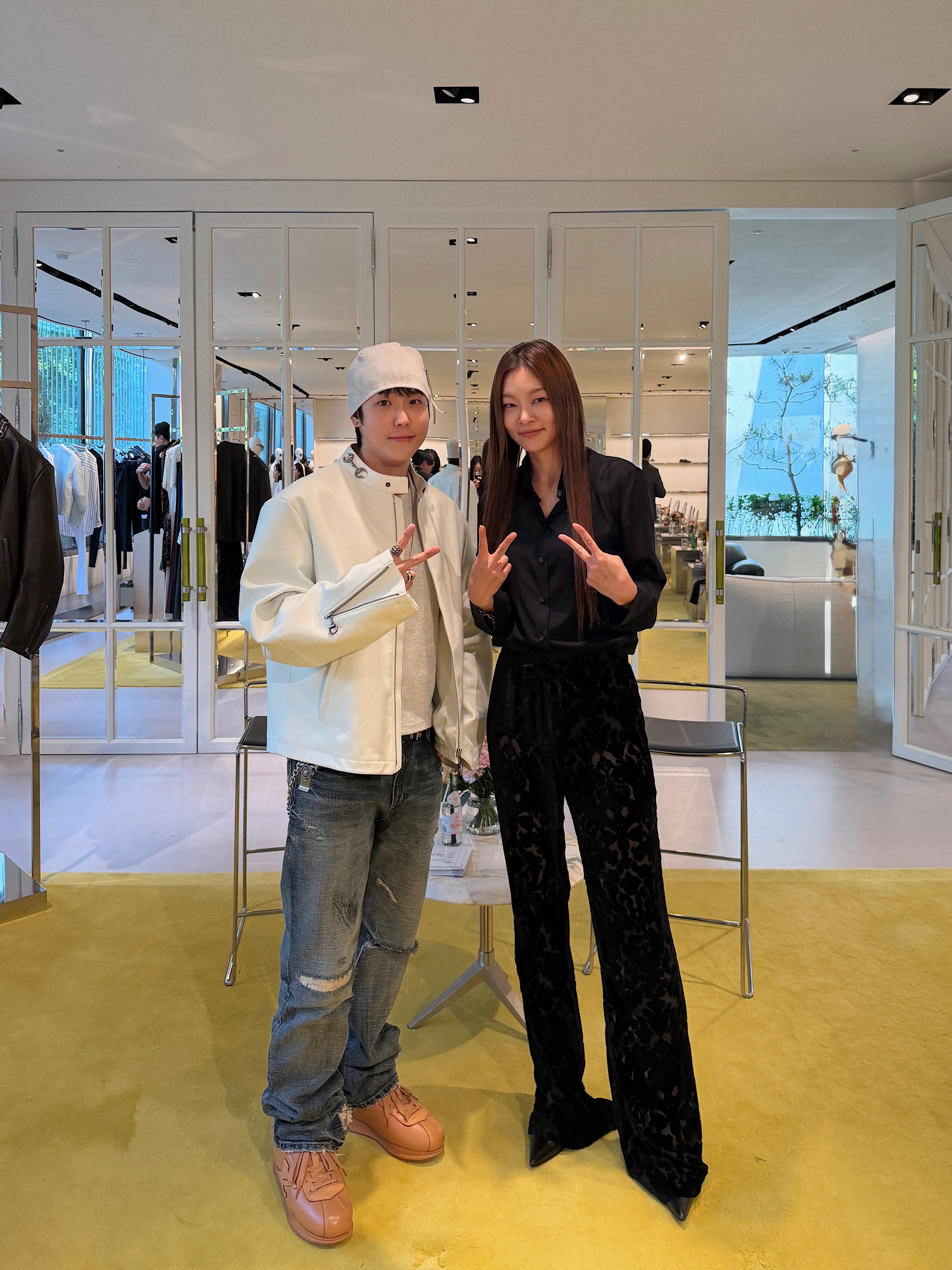 Post Archive Faction (Paf) x Central Cee Syna Beanie Light Gray, Louis Vuitton LV Buttersoft Sneakers Beige 착용 스타일 - 7